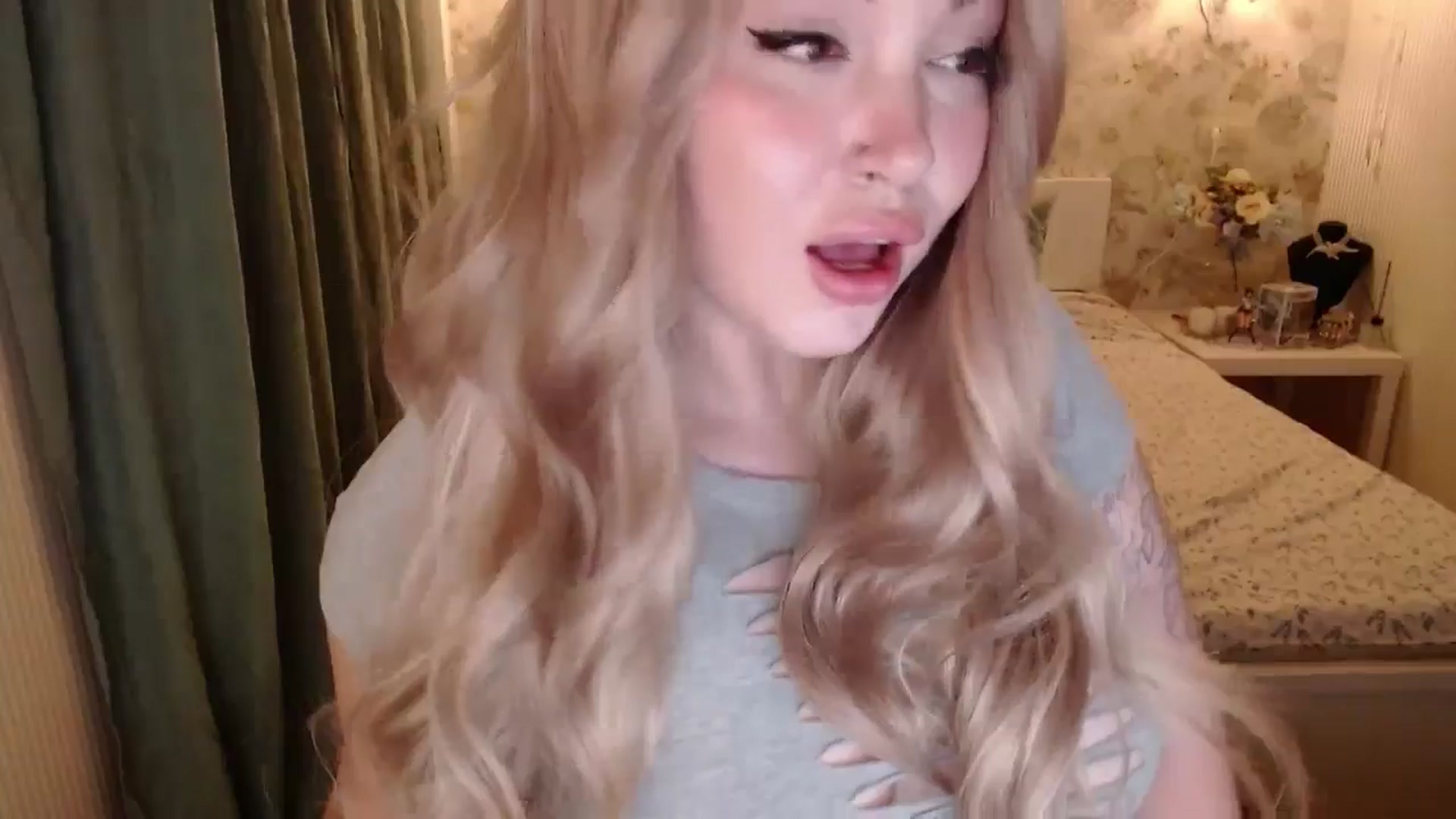 Gallery image thumbnail from Kylie_Lu's myfreecams stream on, 07/06/2024, 21:36 image 14 of 20