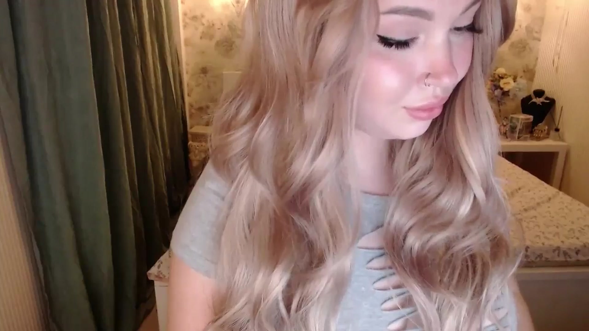 Gallery image thumbnail from Kylie_Lu's myfreecams stream on, 07/06/2024, 21:36 image 18 of 20