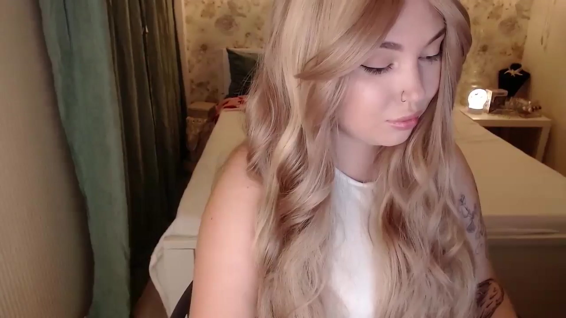 Gallery image thumbnail from Kylie_Lu's myfreecams stream on, 07/20/2024, 20:27 image 20 of 20