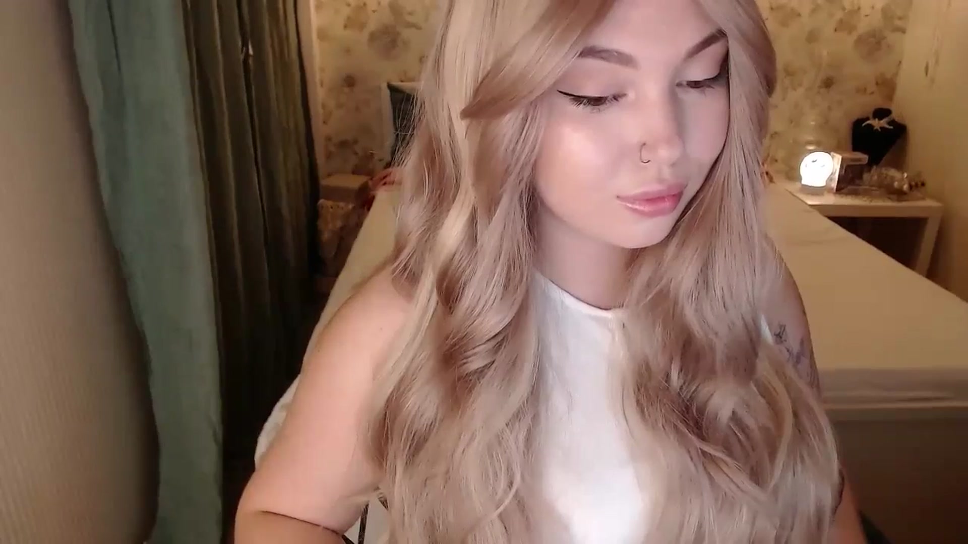 Gallery image thumbnail from Kylie_Lu's myfreecams stream on, 07/20/2024, 20:27 image 14 of 20