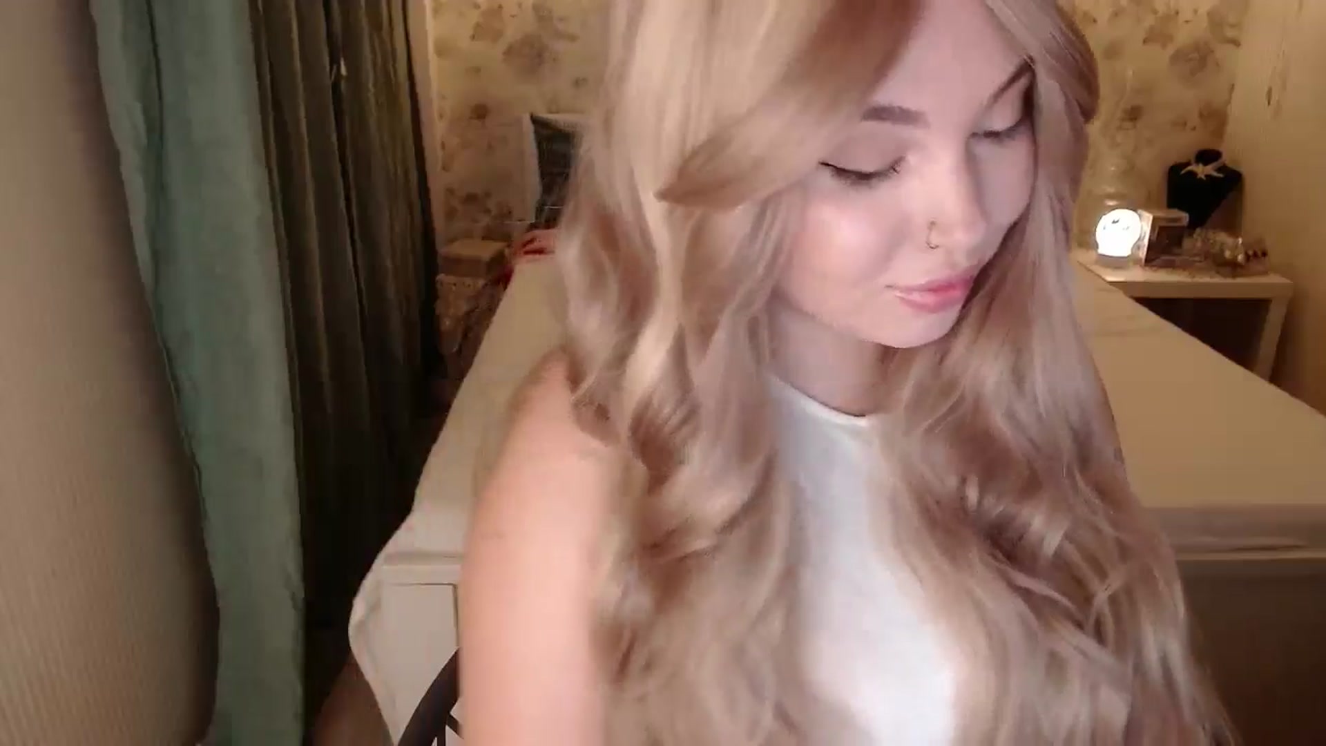 Gallery image thumbnail from Kylie_Lu's myfreecams stream on, 07/20/2024, 20:27 image 8 of 20
