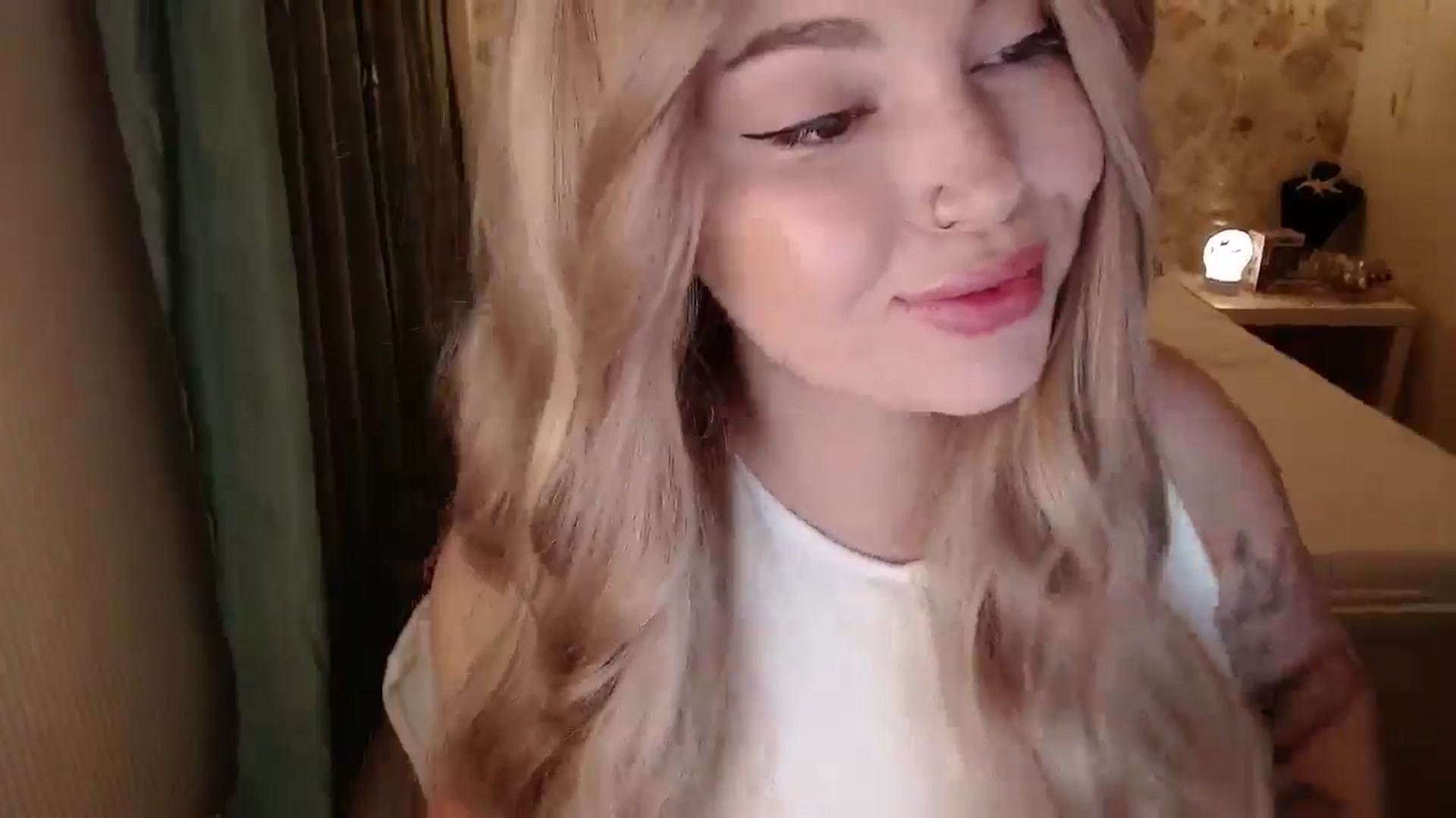 Gallery image thumbnail from Kylie_Lu's myfreecams stream on, 07/20/2024, 21:15 image 7 of 20