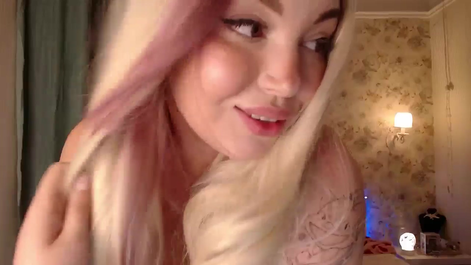 Gallery image thumbnail from Kylie_Lu's myfreecams stream on, 08/01/2024, 17:09 image 14 of 20