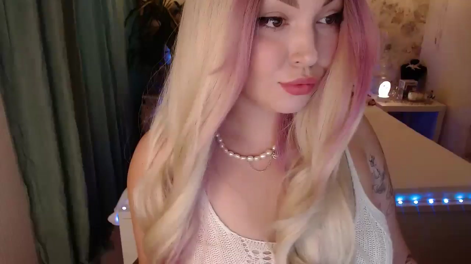 Gallery image thumbnail from Kylie_Lu's myfreecams stream on, 08/03/2024, 13:34 image 3 of 20