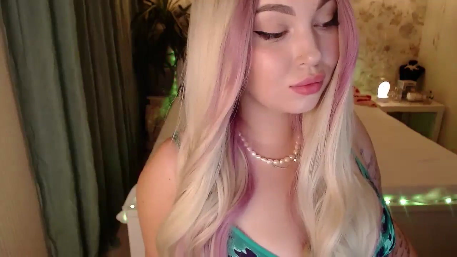 Gallery image thumbnail from Kylie_Lu's myfreecams stream on, 08/03/2024, 17:06 image 10 of 20