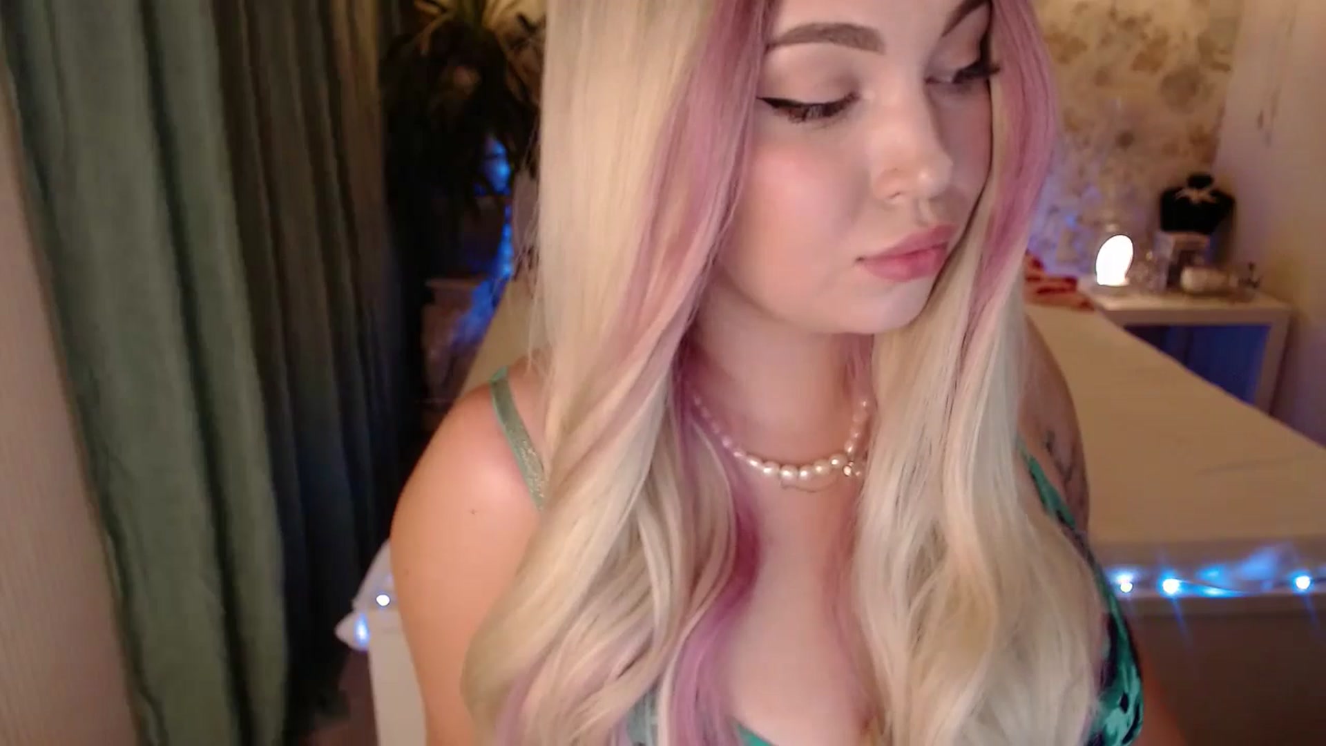 Gallery image thumbnail from Kylie_Lu's myfreecams stream on, 08/03/2024, 17:06 image 3 of 20