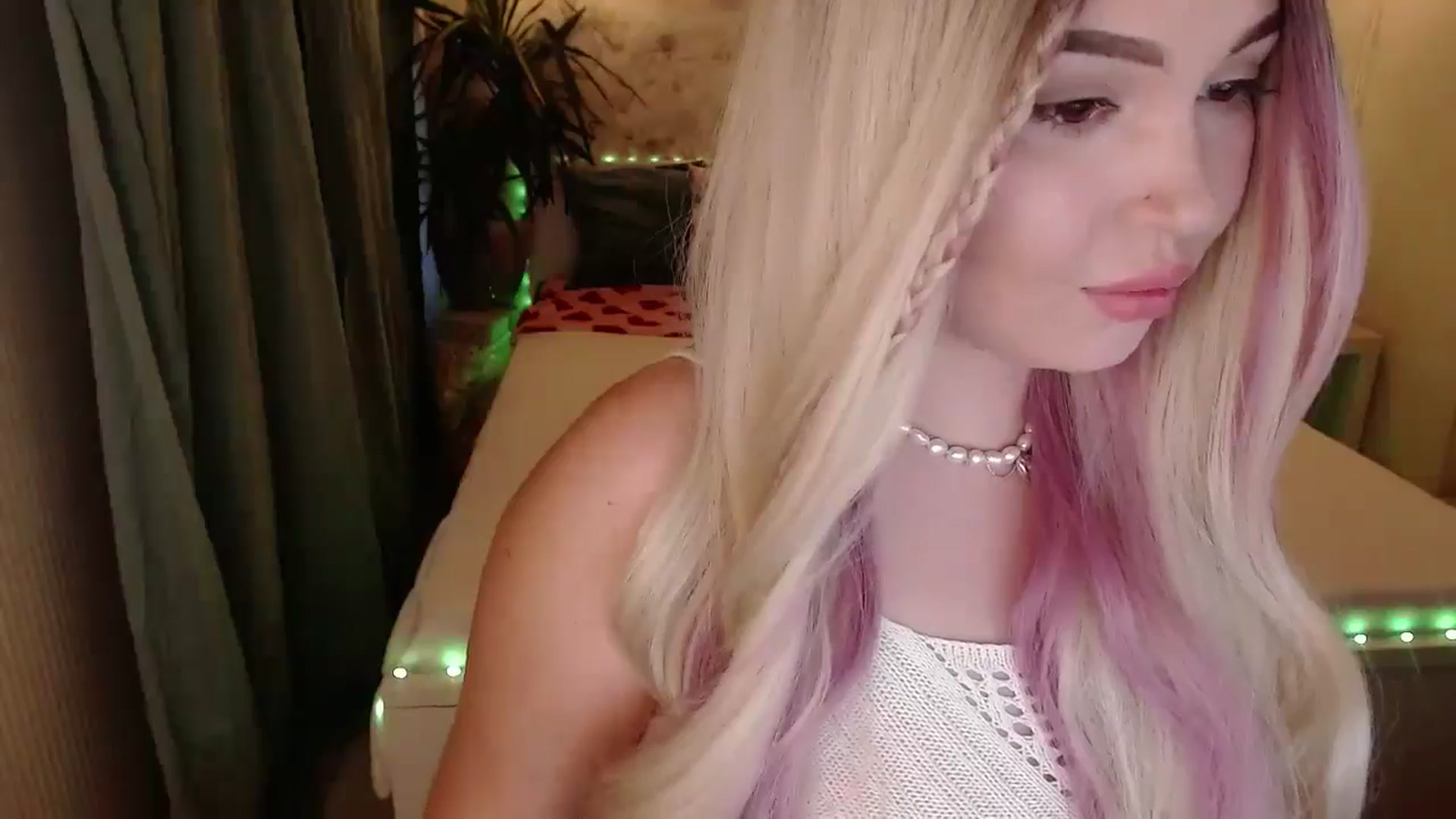 Gallery image thumbnail from Kylie_Lu's myfreecams stream on, 08/08/2024, 17:21 image 5 of 20