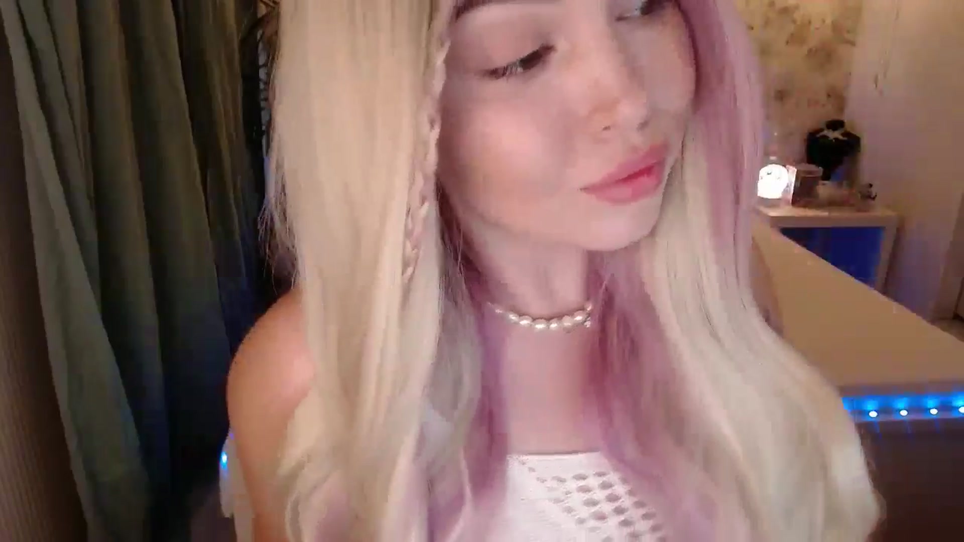 Gallery image thumbnail from Kylie_Lu's myfreecams stream on, 08/08/2024, 17:21 image 7 of 20