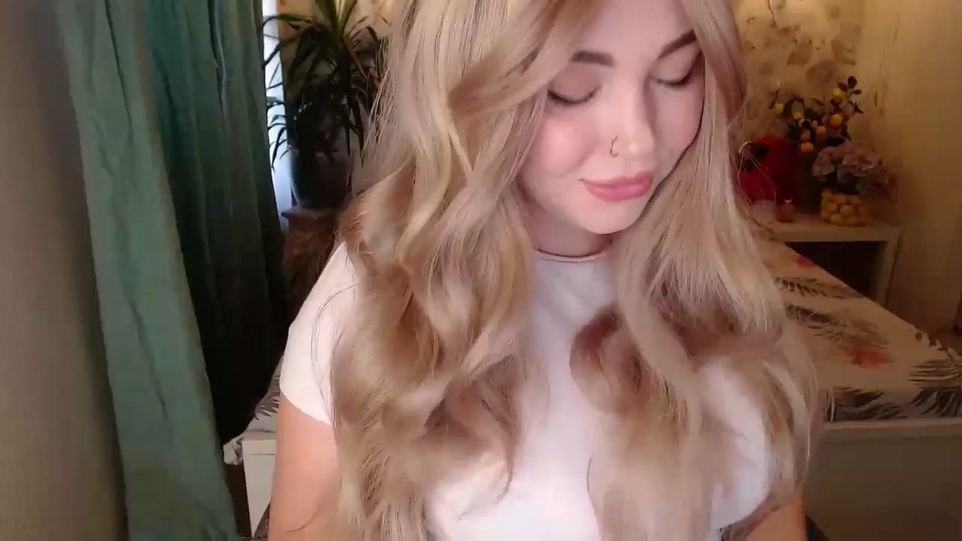 Gallery image thumbnail from Kylie_Lu's myfreecams stream on, 08/29/2024, 10:05 image 9 of 20
