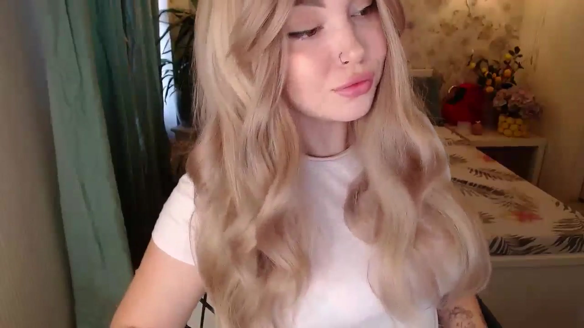 Gallery image thumbnail from Kylie_Lu's myfreecams stream on, 08/29/2024, 10:05 image 4 of 20