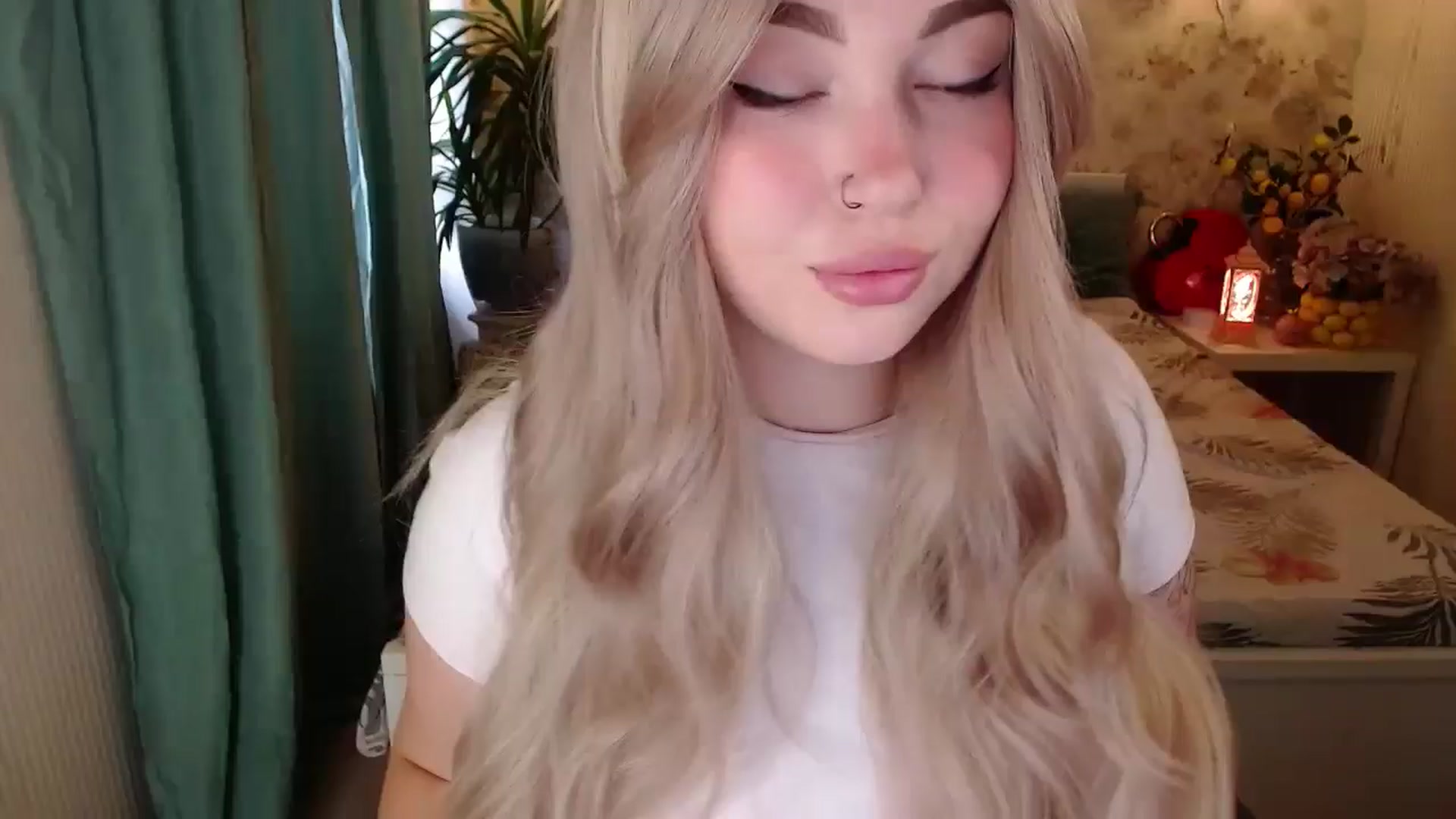 Gallery image thumbnail from Kylie_Lu's myfreecams stream on, 08/31/2024, 10:32 image 6 of 20