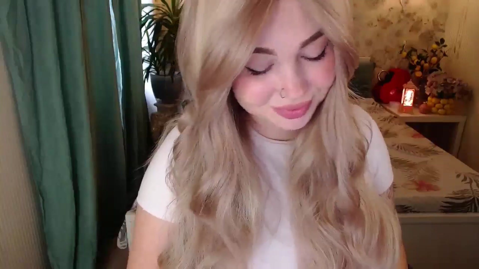 Gallery image thumbnail from Kylie_Lu's myfreecams stream on, 08/31/2024, 10:32 image 7 of 20