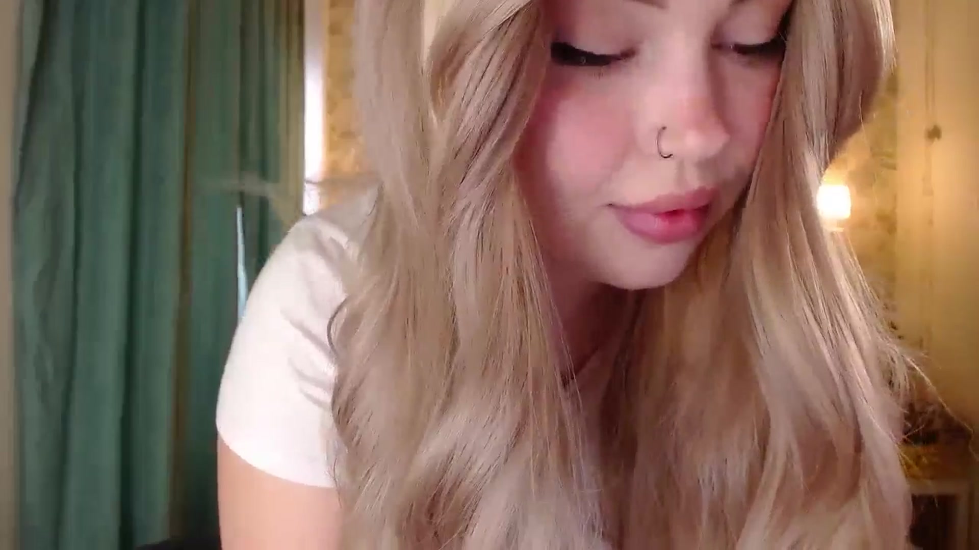 Gallery image thumbnail from Kylie_Lu's myfreecams stream on, 08/31/2024, 10:32 image 19 of 20