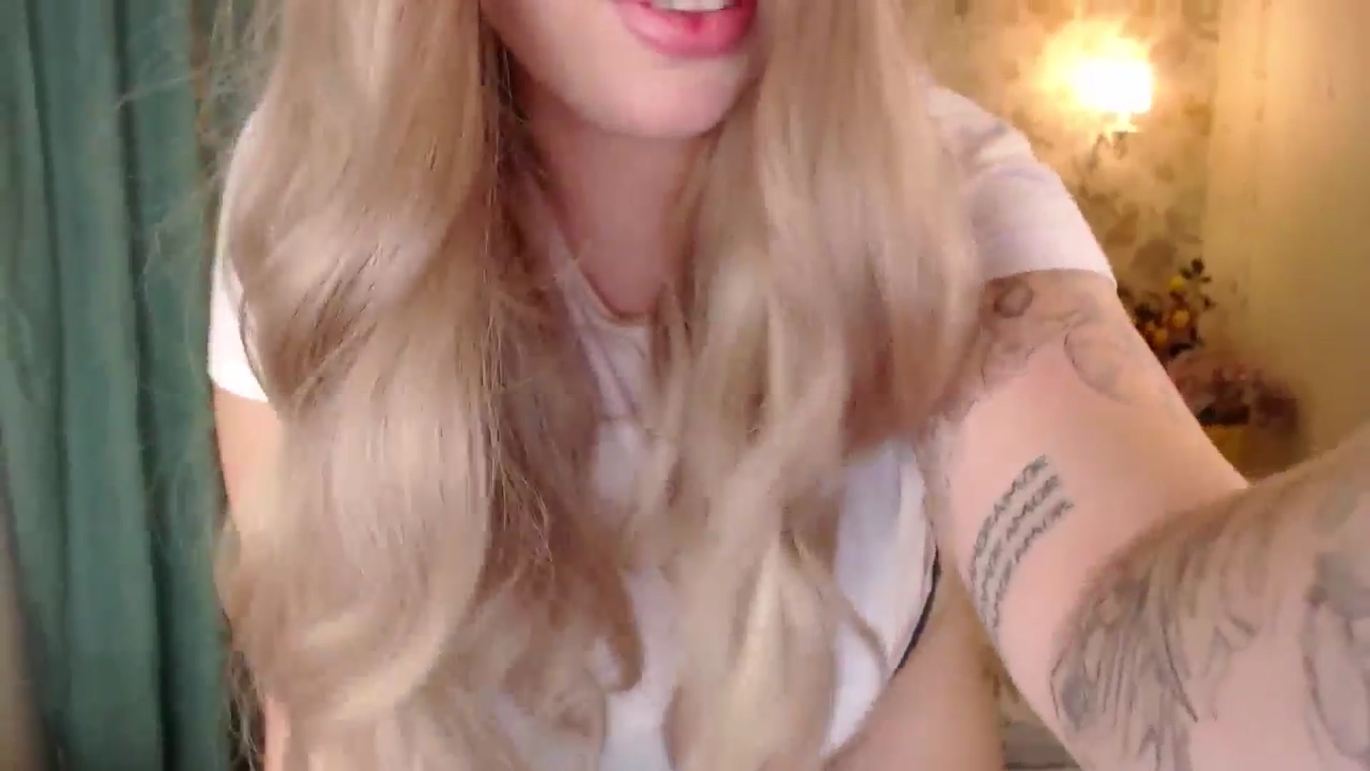 Gallery image thumbnail from Kylie_Lu's myfreecams stream on, 08/31/2024, 12:09 image 7 of 20