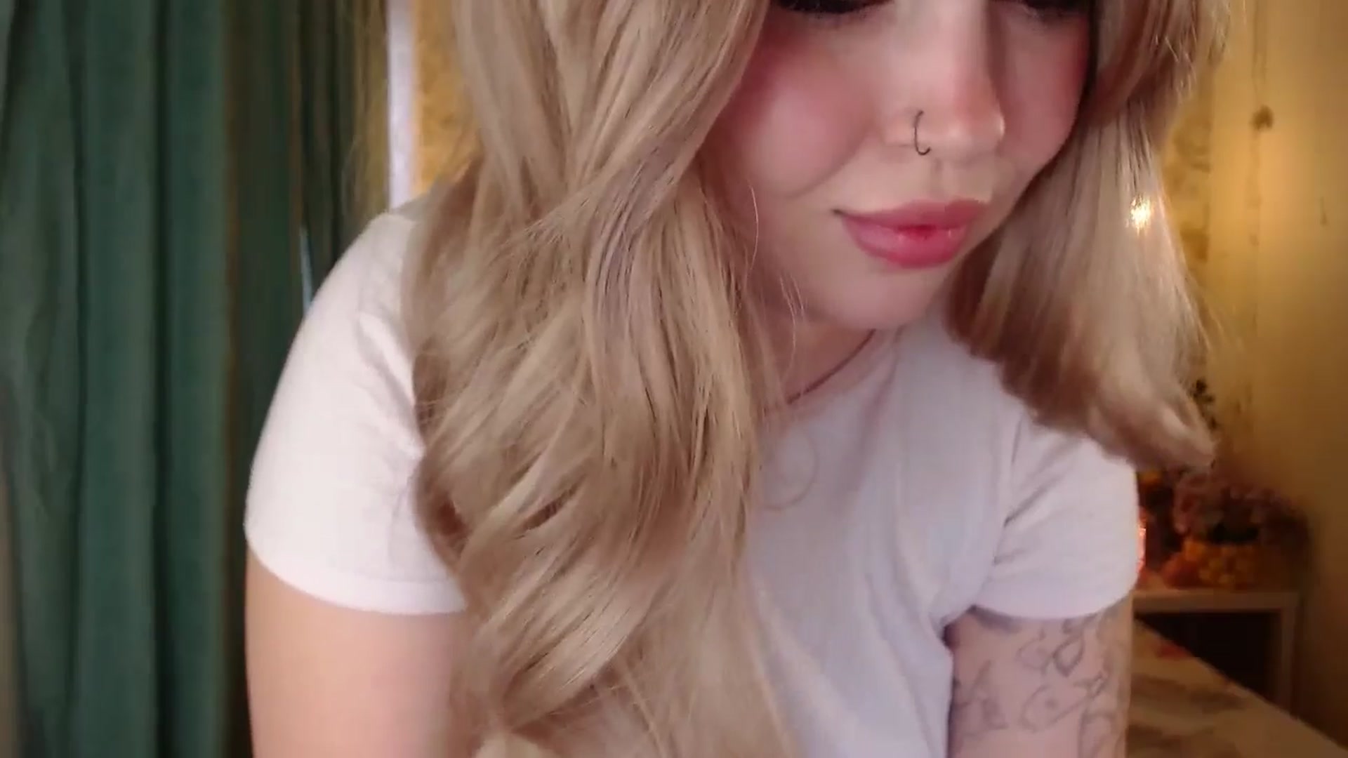 Gallery image thumbnail from Kylie_Lu's myfreecams stream on, 08/31/2024, 12:09 image 15 of 20