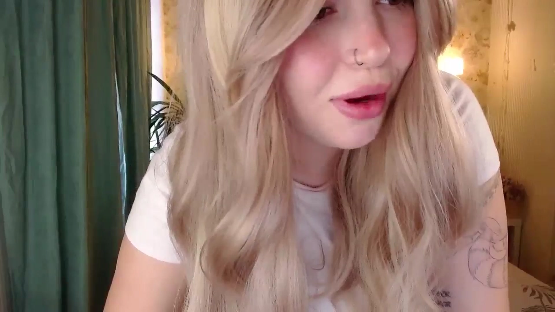 Gallery image thumbnail from Kylie_Lu's myfreecams stream on, 08/31/2024, 12:09 image 3 of 20