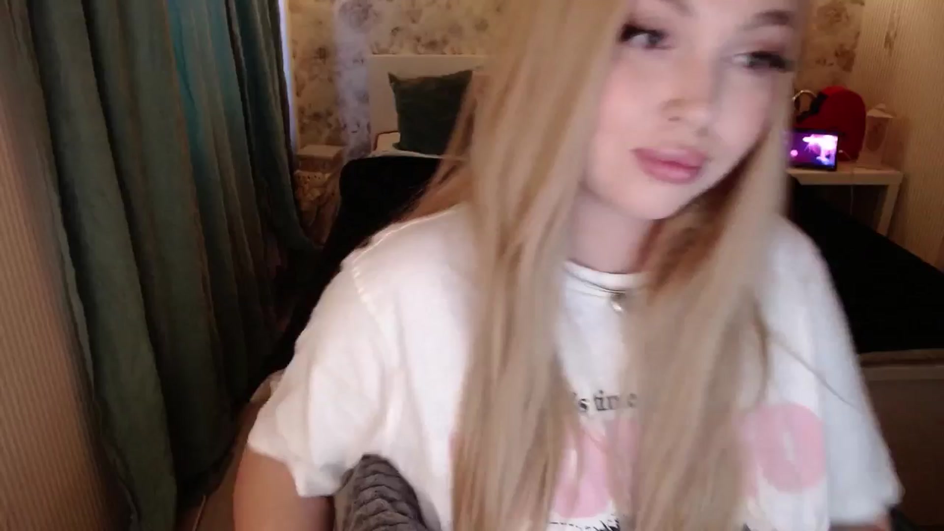Gallery image thumbnail from Kylie_Lu's myfreecams stream on, 07/20/2025, 10:45 image 3 of 20