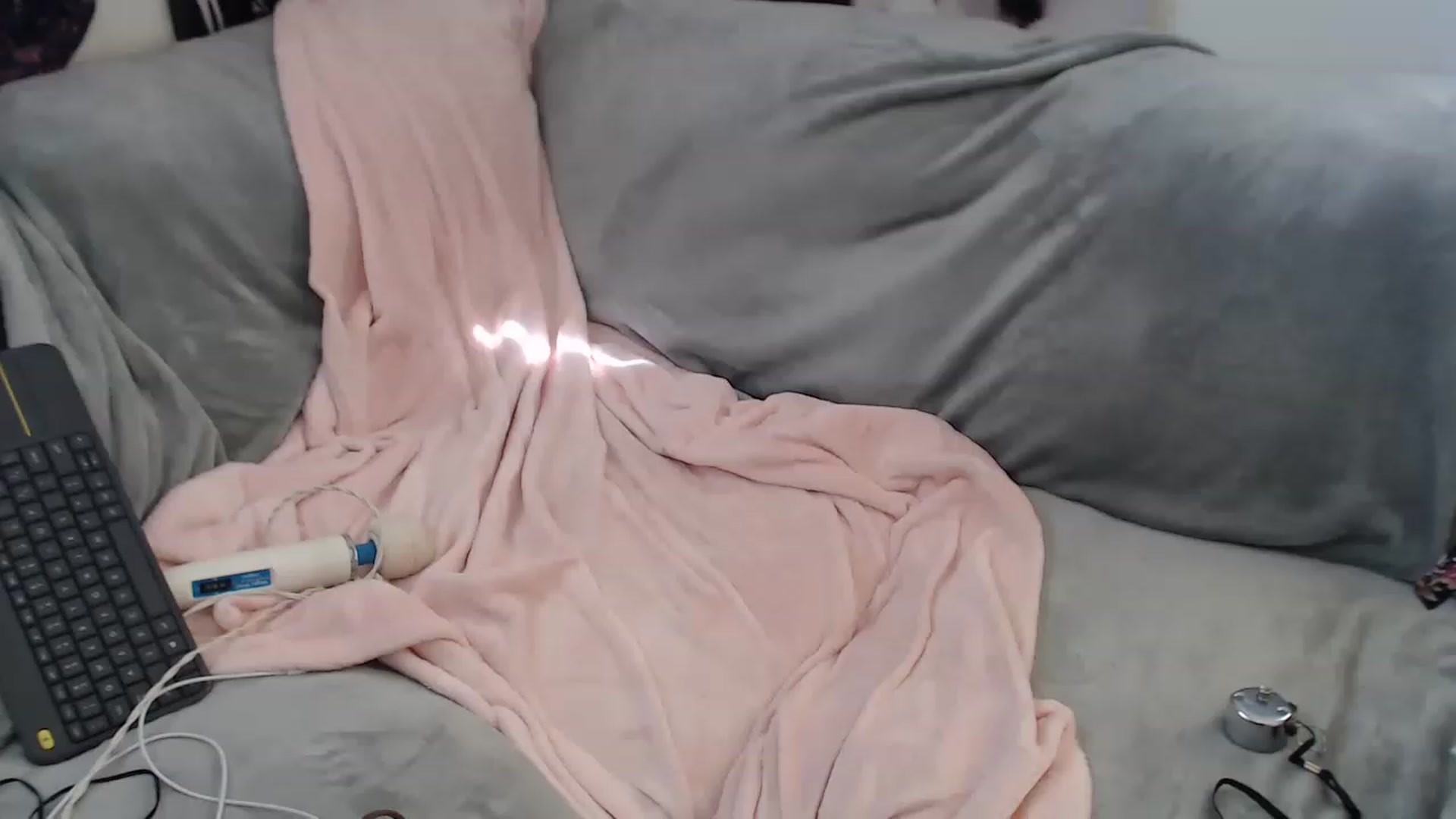 Gallery image thumbnail from Kylie_McFly's myfreecams stream on, 11/21/2022, 16:46 image 3 of 20