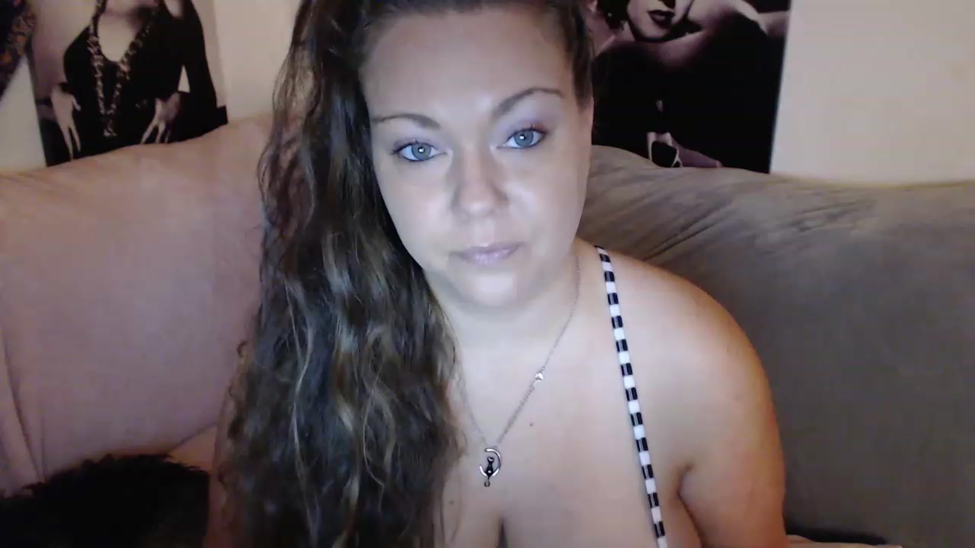 Gallery image thumbnail from Kylie_McFly's myfreecams stream on, 01/02/2023, 13:06 image 6 of 20