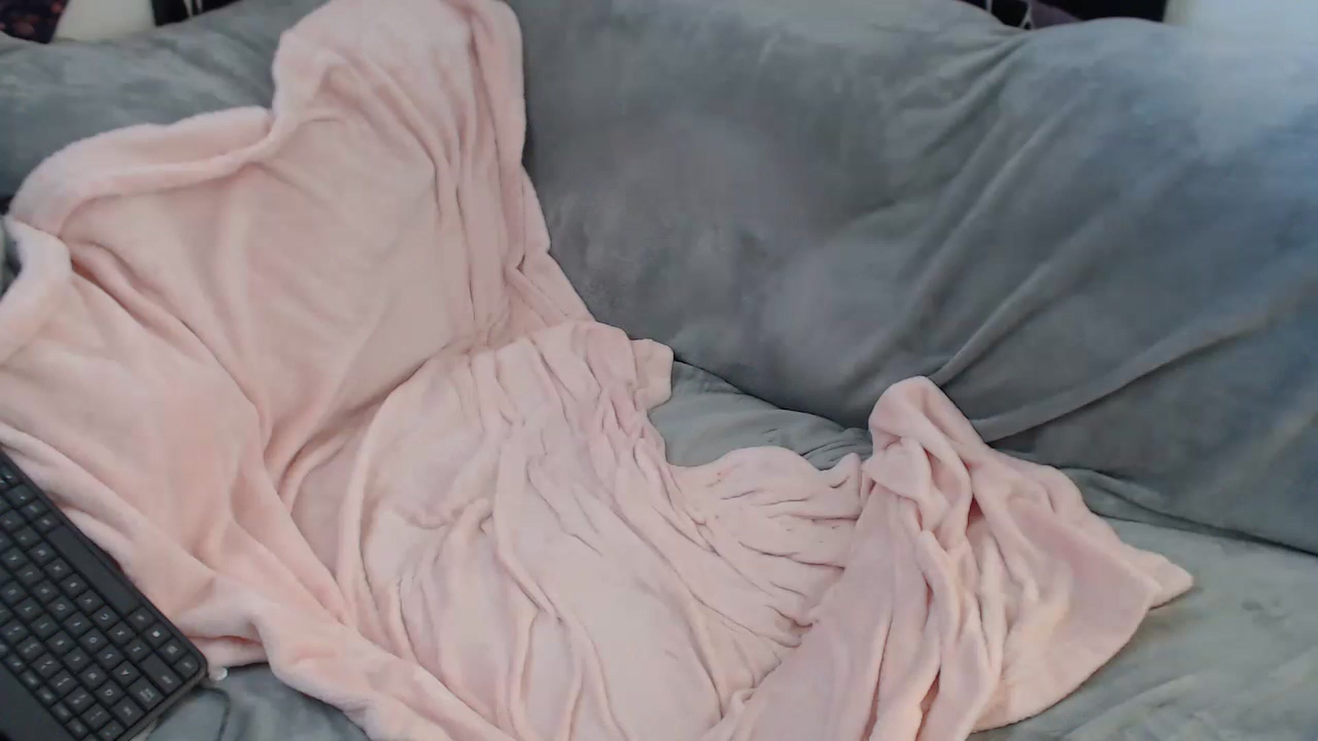 Gallery image thumbnail from Kylie_McFly's myfreecams stream on, 01/02/2023, 15:53 image 14 of 20