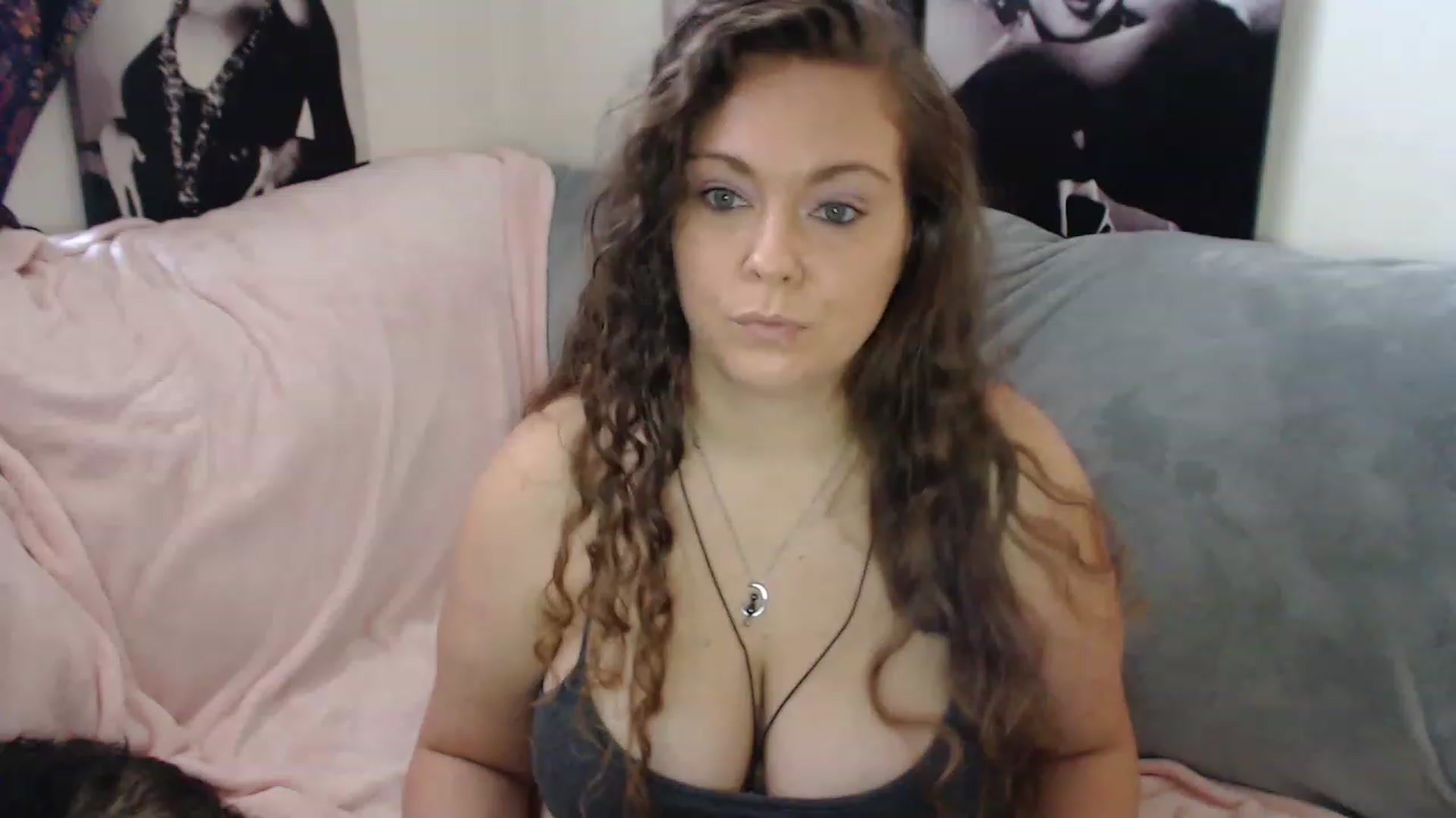 Gallery image thumbnail from Kylie_McFly's myfreecams stream on, 01/20/2023, 14:57 image 17 of 20