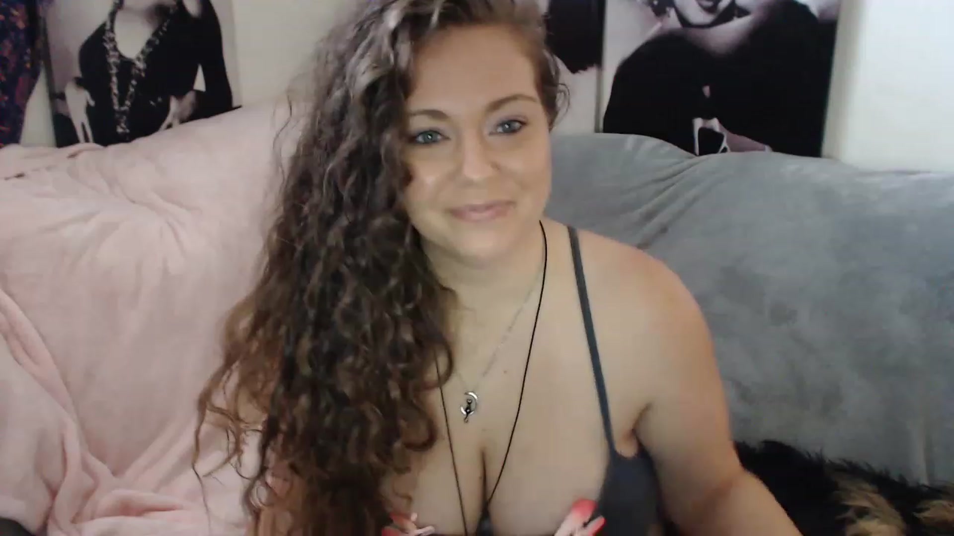 Gallery image thumbnail from Kylie_McFly's myfreecams stream on, 01/20/2023, 14:57 image 14 of 20
