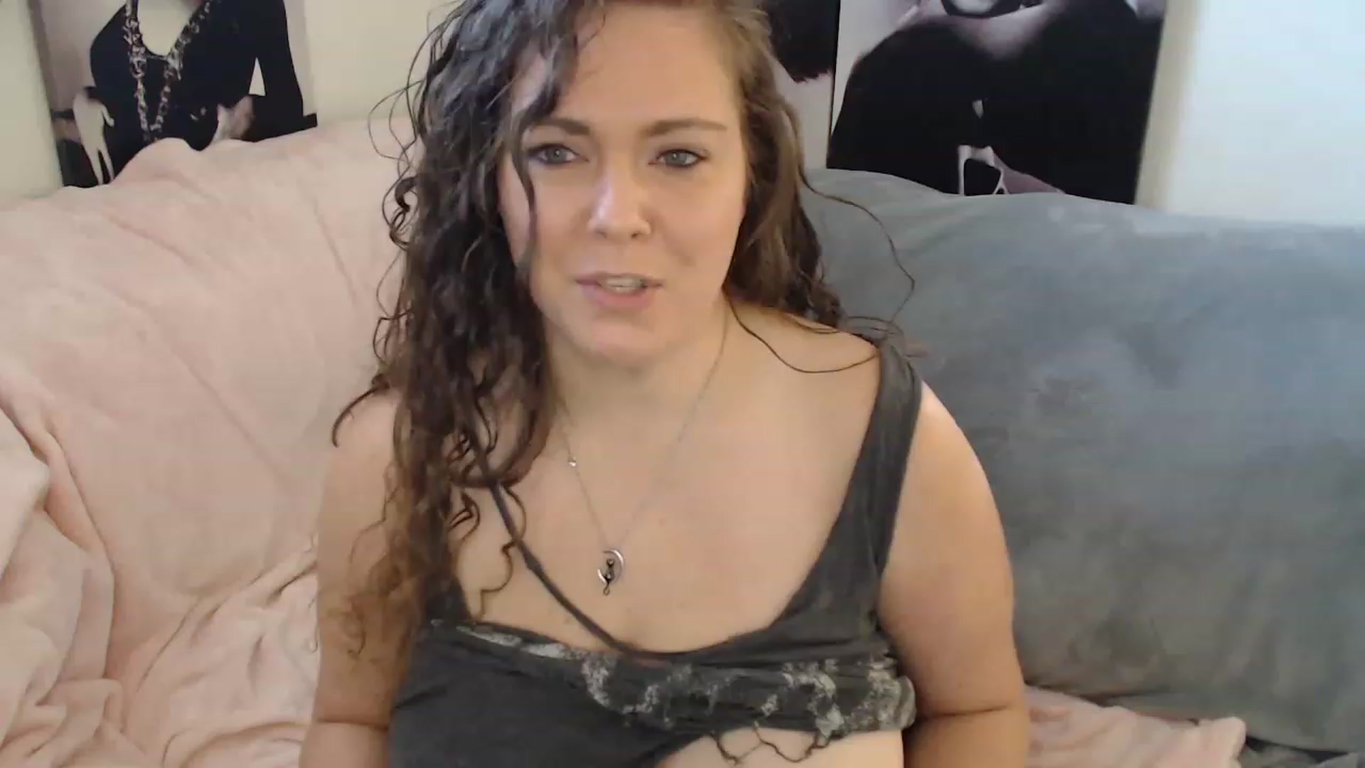 Gallery image thumbnail from Kylie_McFly's myfreecams stream on, 01/22/2023, 15:11 image 6 of 20