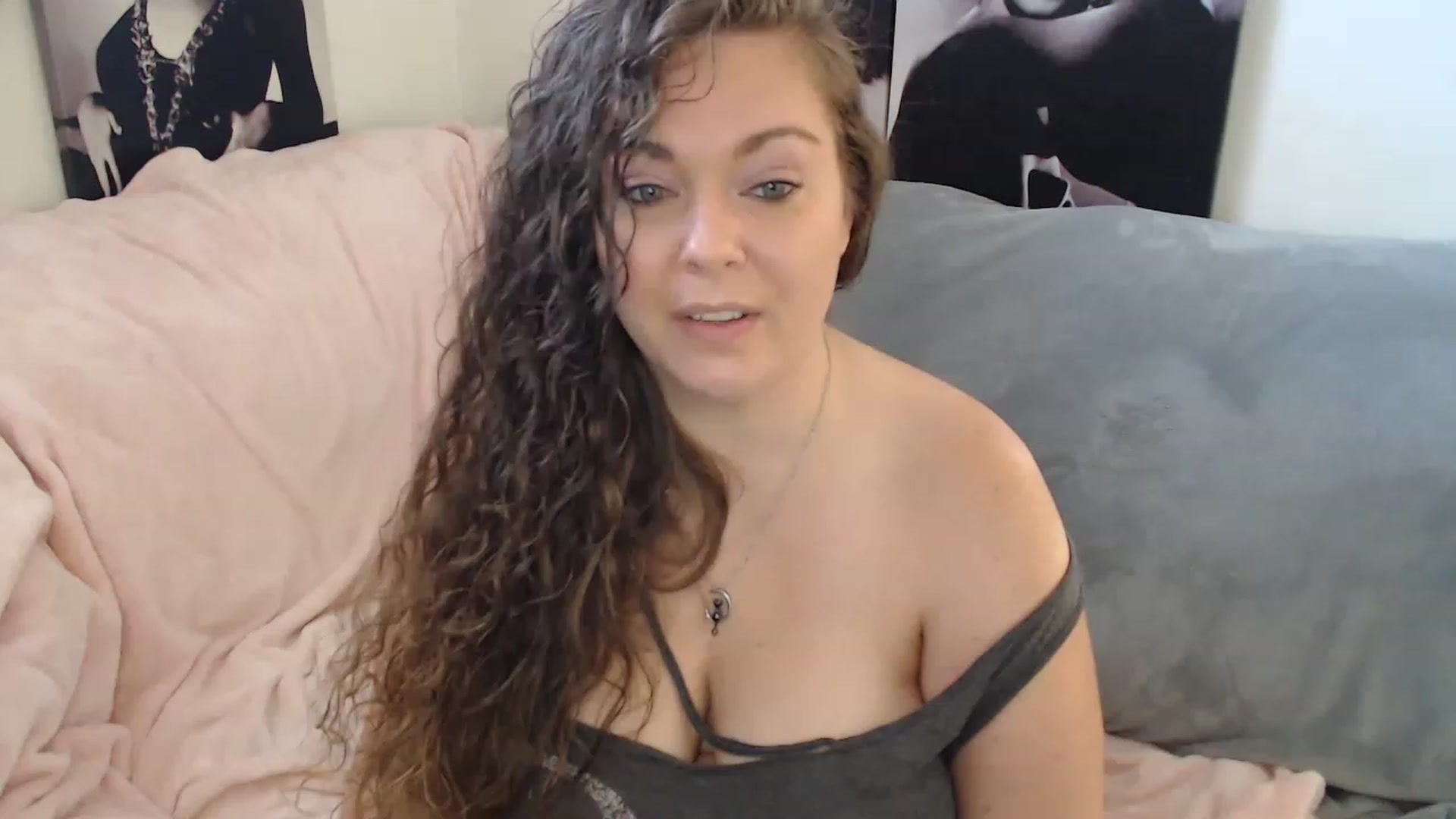 Gallery image thumbnail from Kylie_McFly's myfreecams stream on, 01/22/2023, 15:11 image 7 of 20