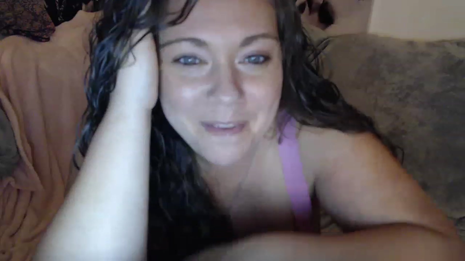 Gallery image thumbnail from Kylie_McFly's myfreecams stream on, 03/02/2023, 01:22 image 17 of 20
