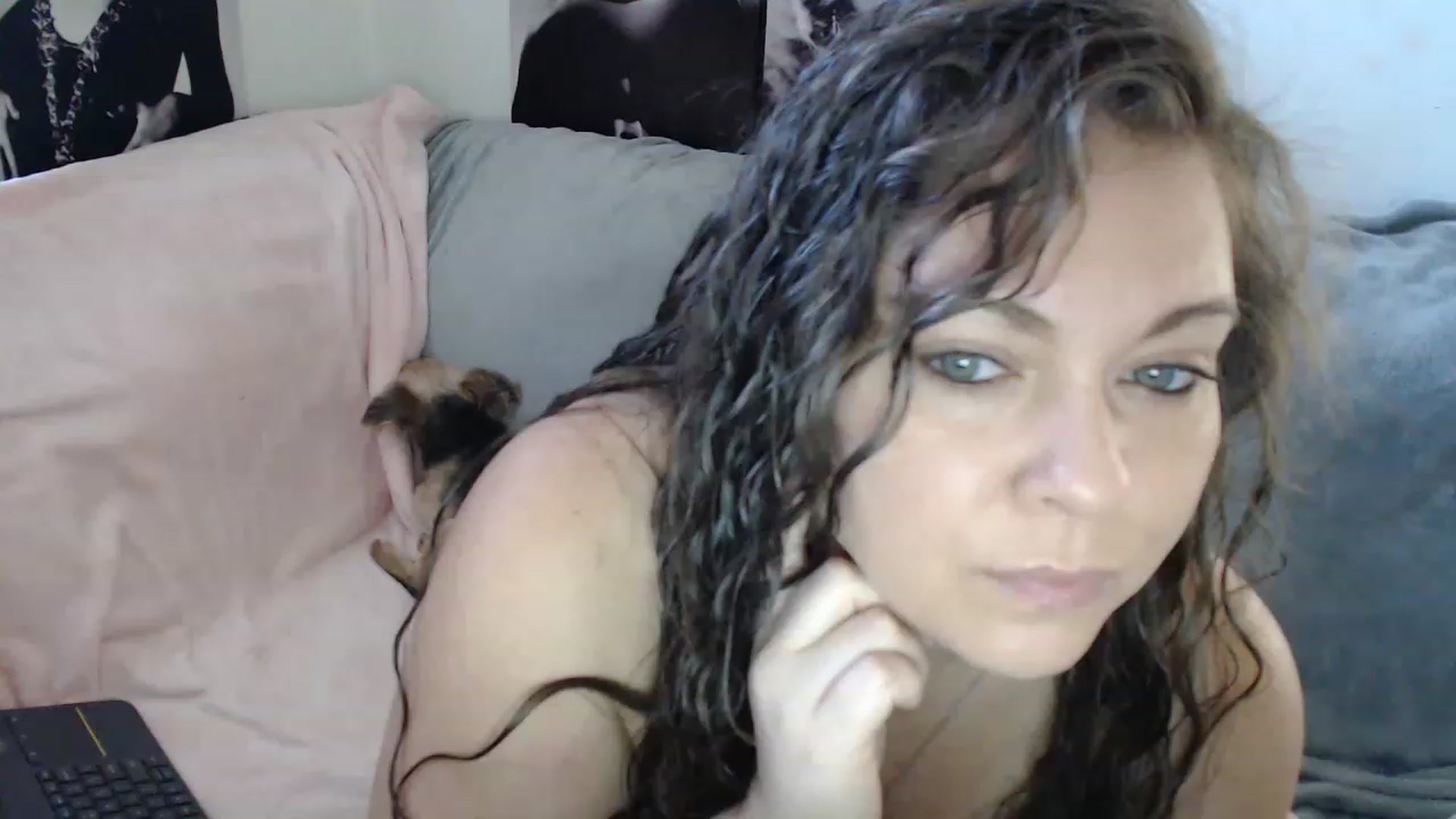 Gallery image thumbnail from Kylie_McFly's myfreecams stream on, 03/02/2023, 14:50 image 1 of 20