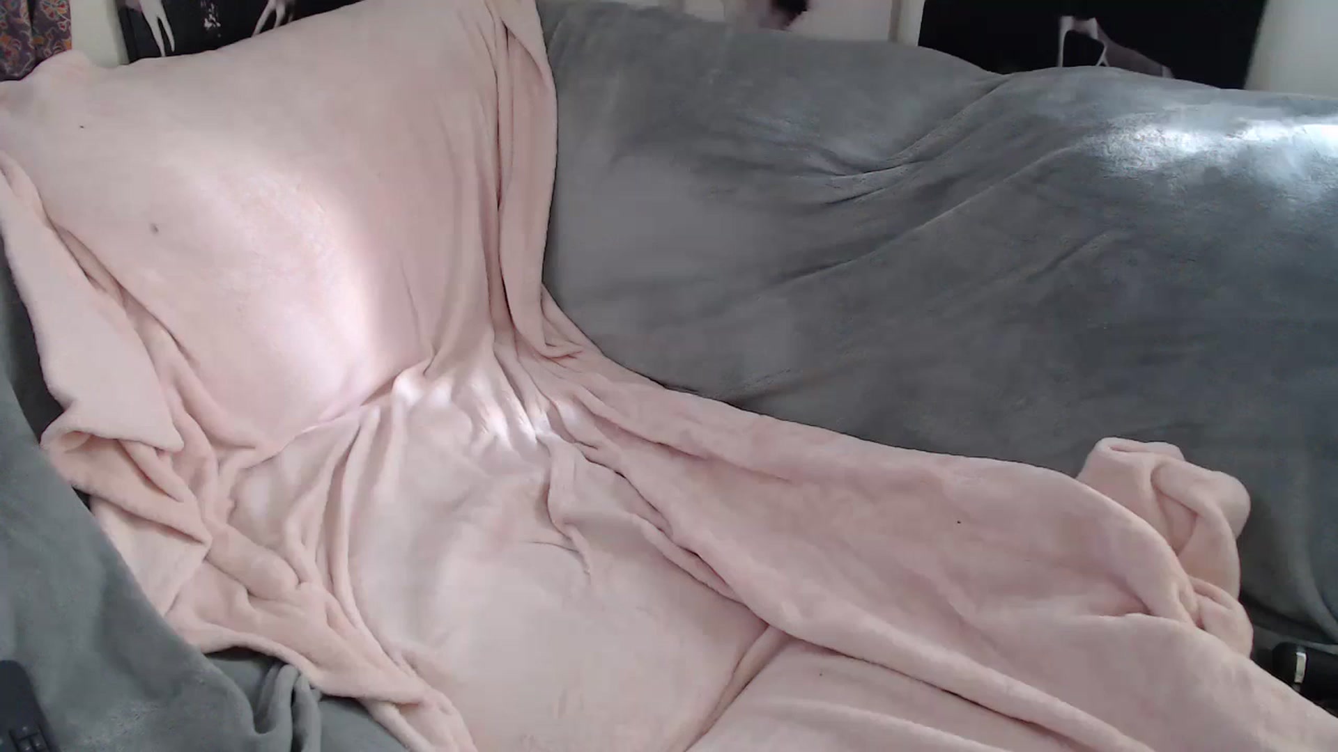 Gallery image thumbnail from Kylie_McFly's myfreecams stream on, 01/01/2024, 16:29 image 8 of 20