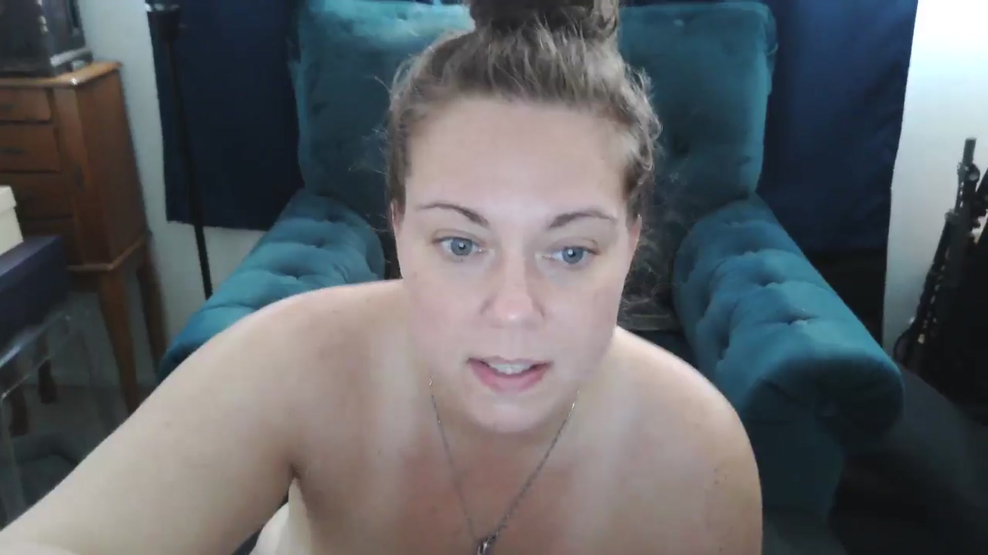Gallery image thumbnail from Kylie_McFly's myfreecams stream on, 12/23/2024, 20:06 image 17 of 20