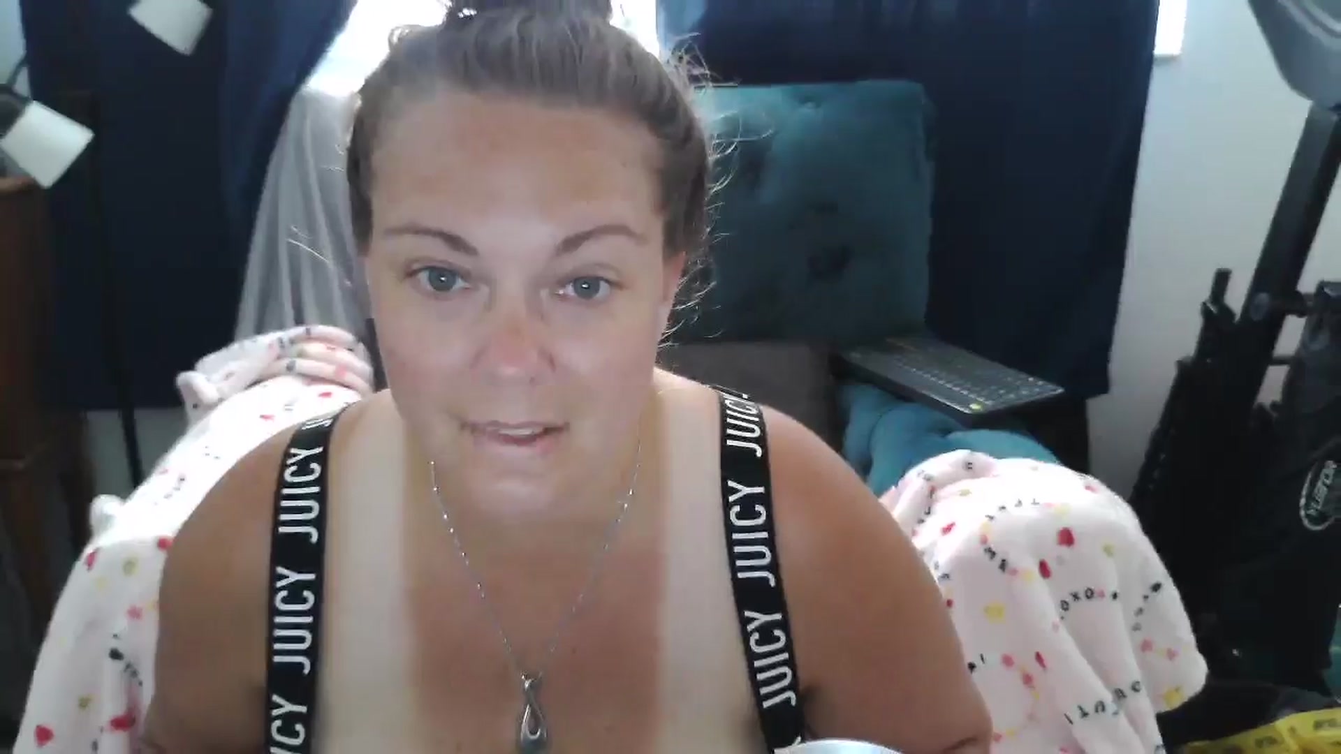 Gallery image thumbnail from Kylie_McFly's myfreecams stream on, 03/29/2025, 18:02 image 8 of 20