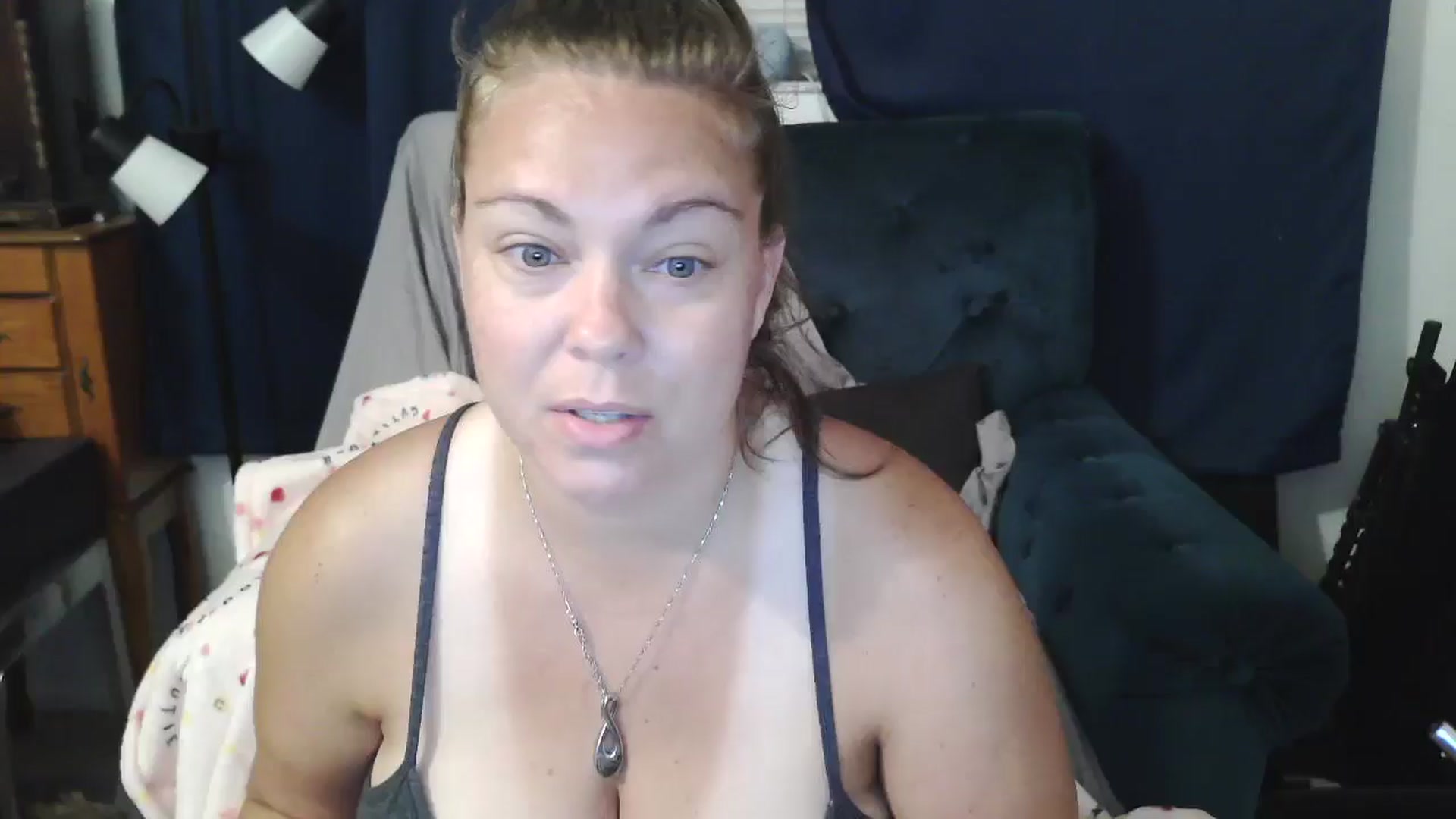 Gallery image thumbnail from Kylie_McFly's myfreecams stream on, 03/31/2025, 11:29 image 1 of 20