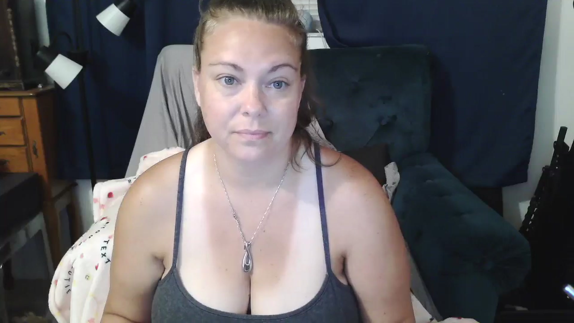 Gallery image thumbnail from Kylie_McFly's myfreecams stream on, 03/31/2025, 11:29 image 3 of 20