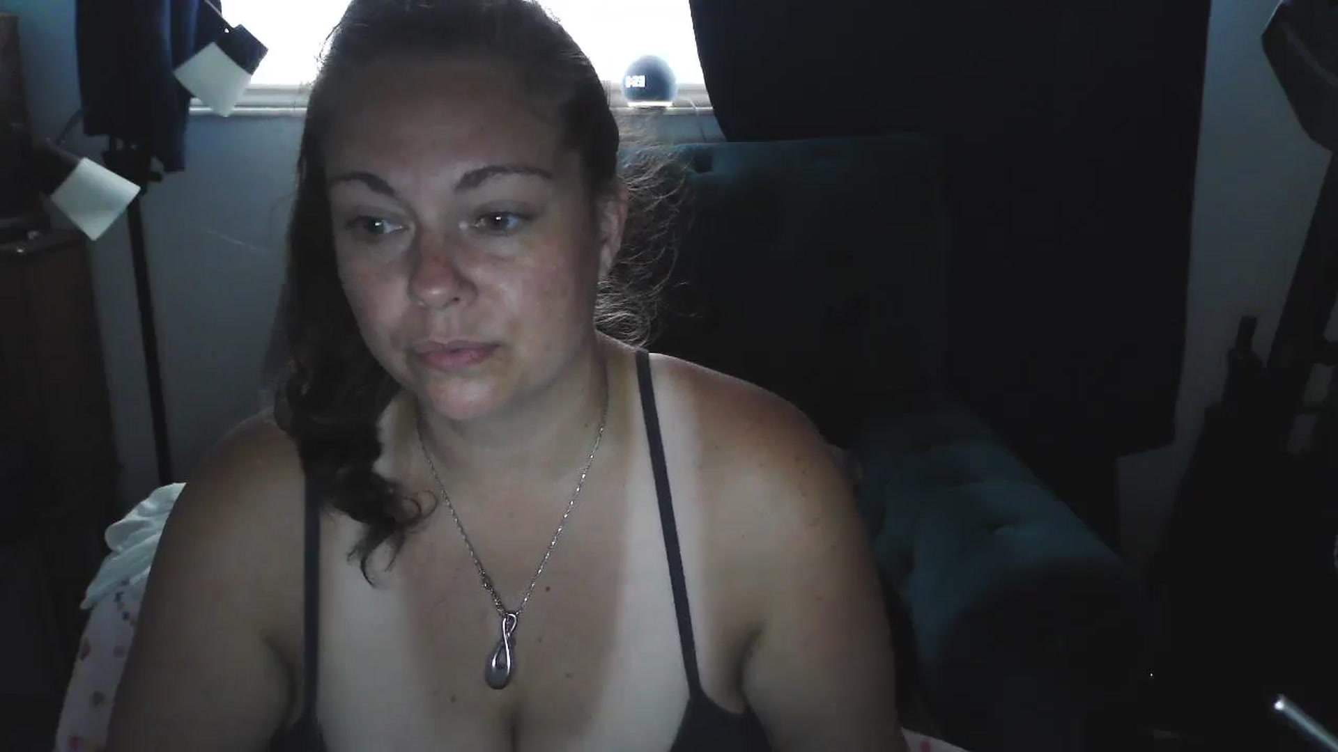 Gallery image thumbnail from Kylie_McFly's myfreecams stream on, 03/31/2025, 12:33 image 5 of 20