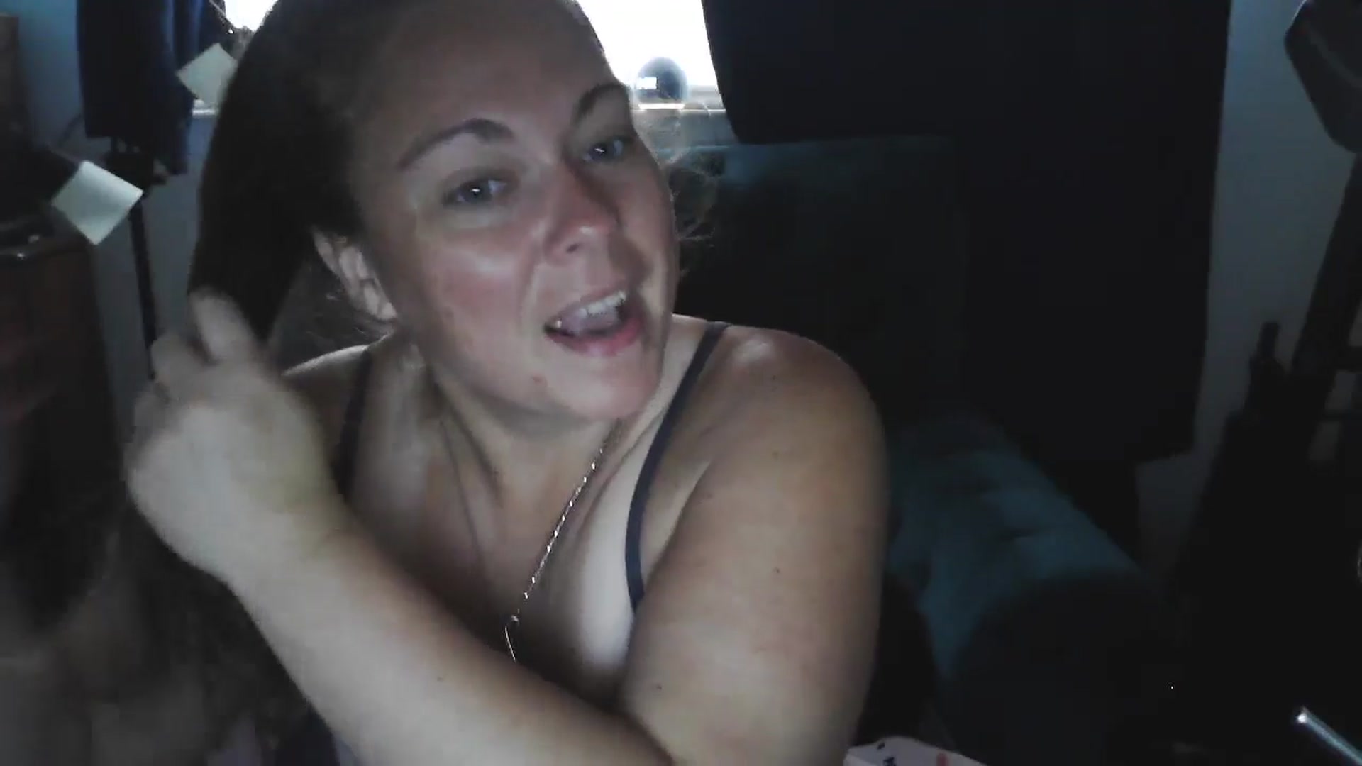Gallery image thumbnail from Kylie_McFly's myfreecams stream on, 03/31/2025, 12:33 image 3 of 20