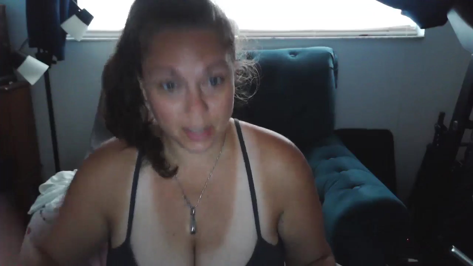 Gallery image thumbnail from Kylie_McFly's myfreecams stream on, 03/31/2025, 12:33 image 13 of 20