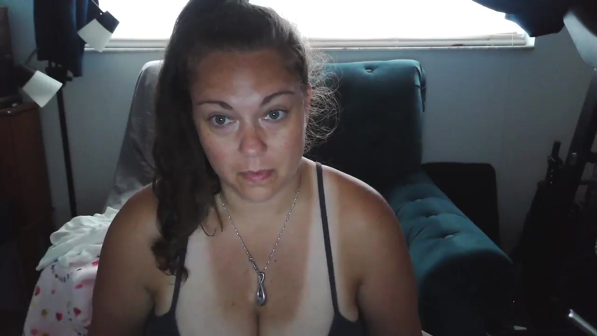 Gallery image thumbnail from Kylie_McFly's myfreecams stream on, 03/31/2025, 12:33 image 14 of 20