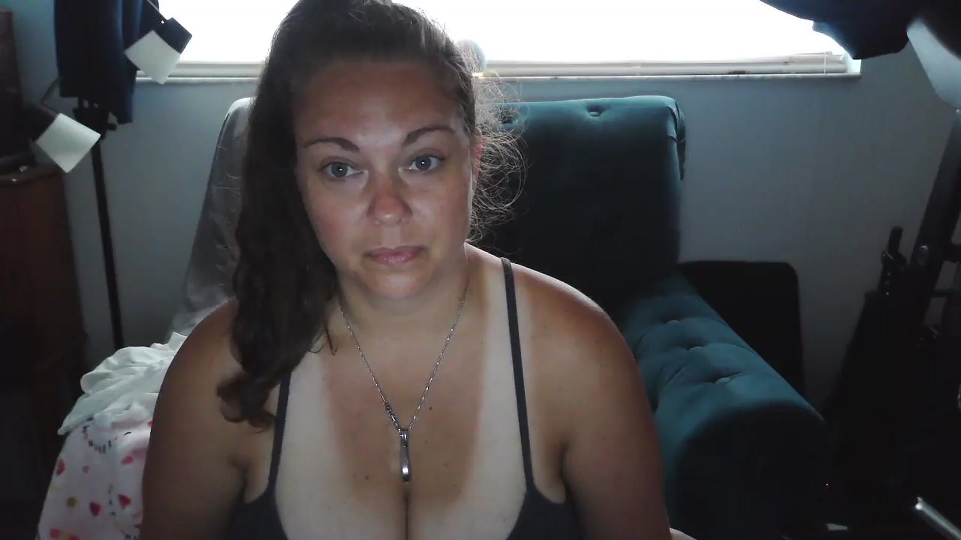 Gallery image thumbnail from Kylie_McFly's myfreecams stream on, 03/31/2025, 12:33 image 15 of 20