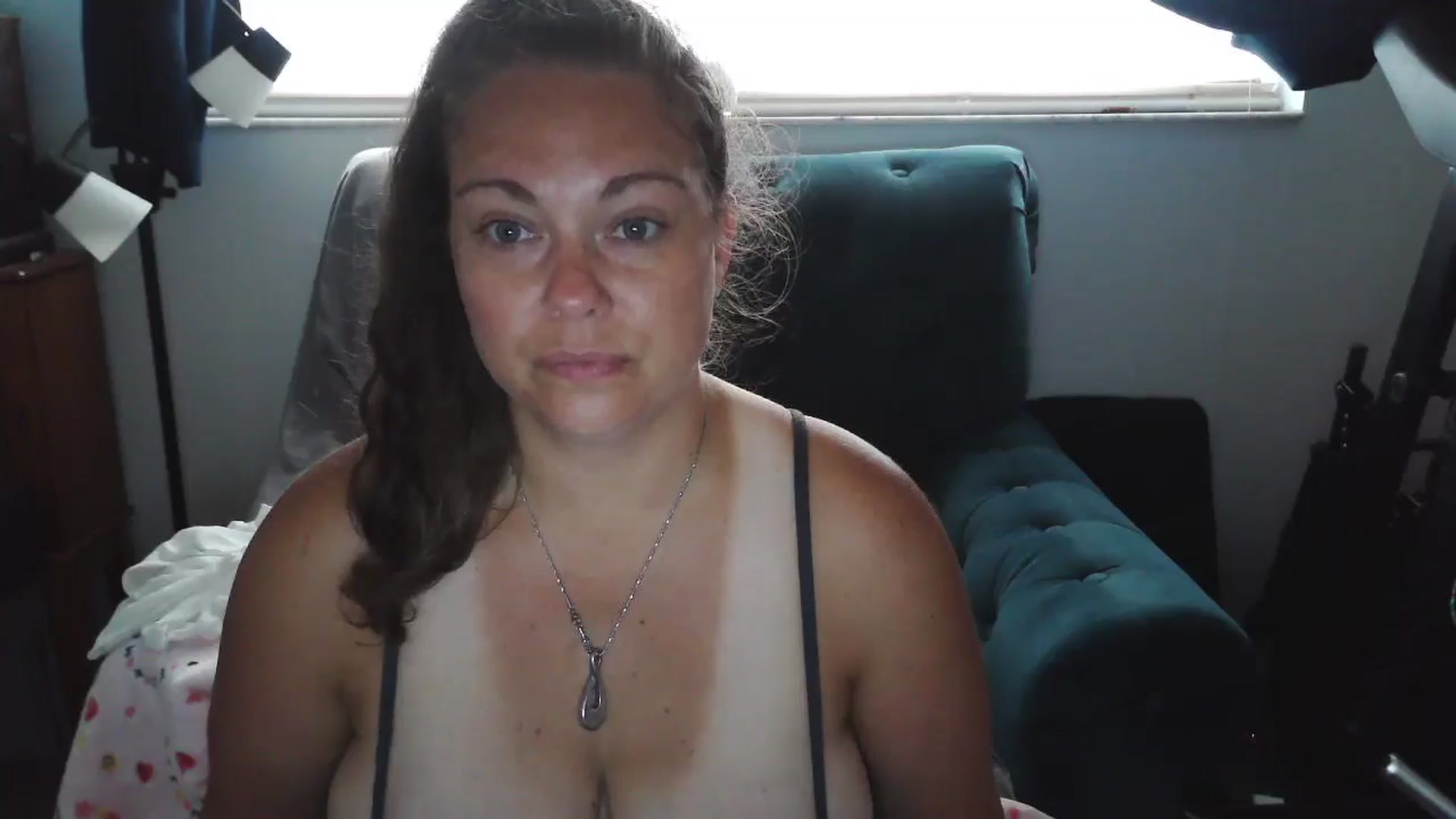 Gallery image thumbnail from Kylie_McFly's myfreecams stream on, 03/31/2025, 12:33 image 18 of 20