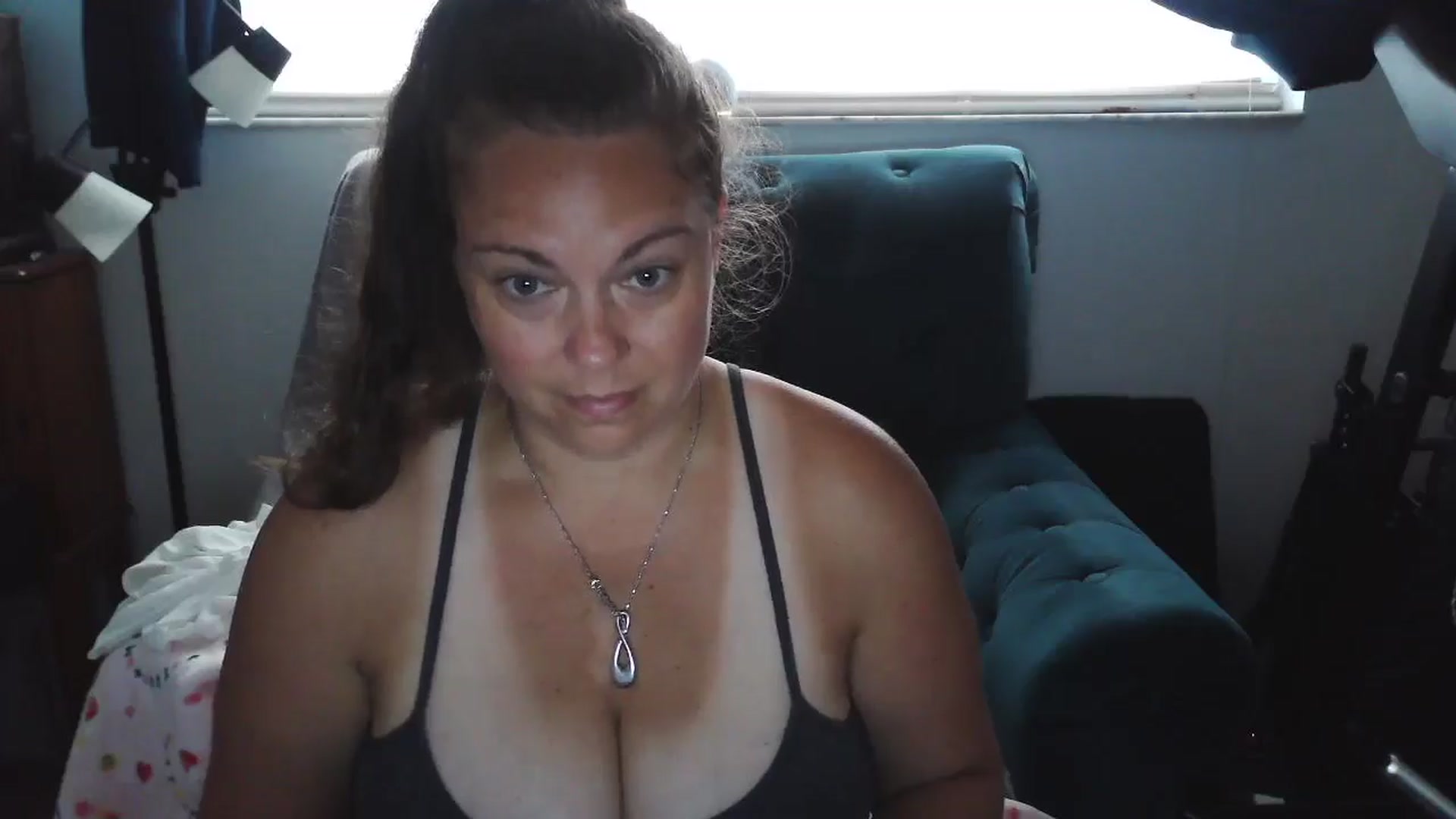 Gallery image thumbnail from Kylie_McFly's myfreecams stream on, 03/31/2025, 12:33 image 12 of 20