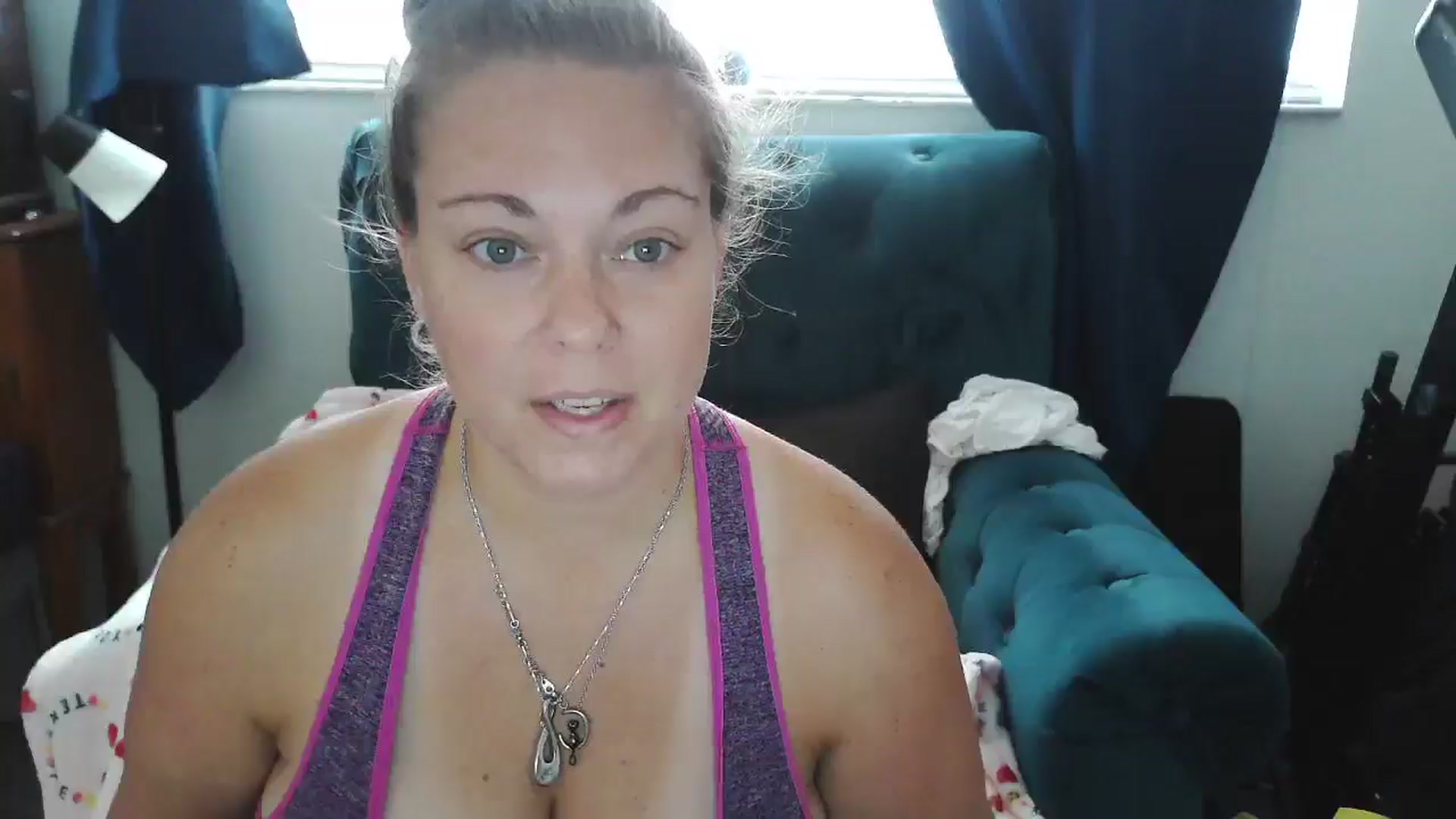 Gallery image thumbnail from Kylie_McFly's myfreecams stream on, 04/11/2025, 12:50 image 10 of 20