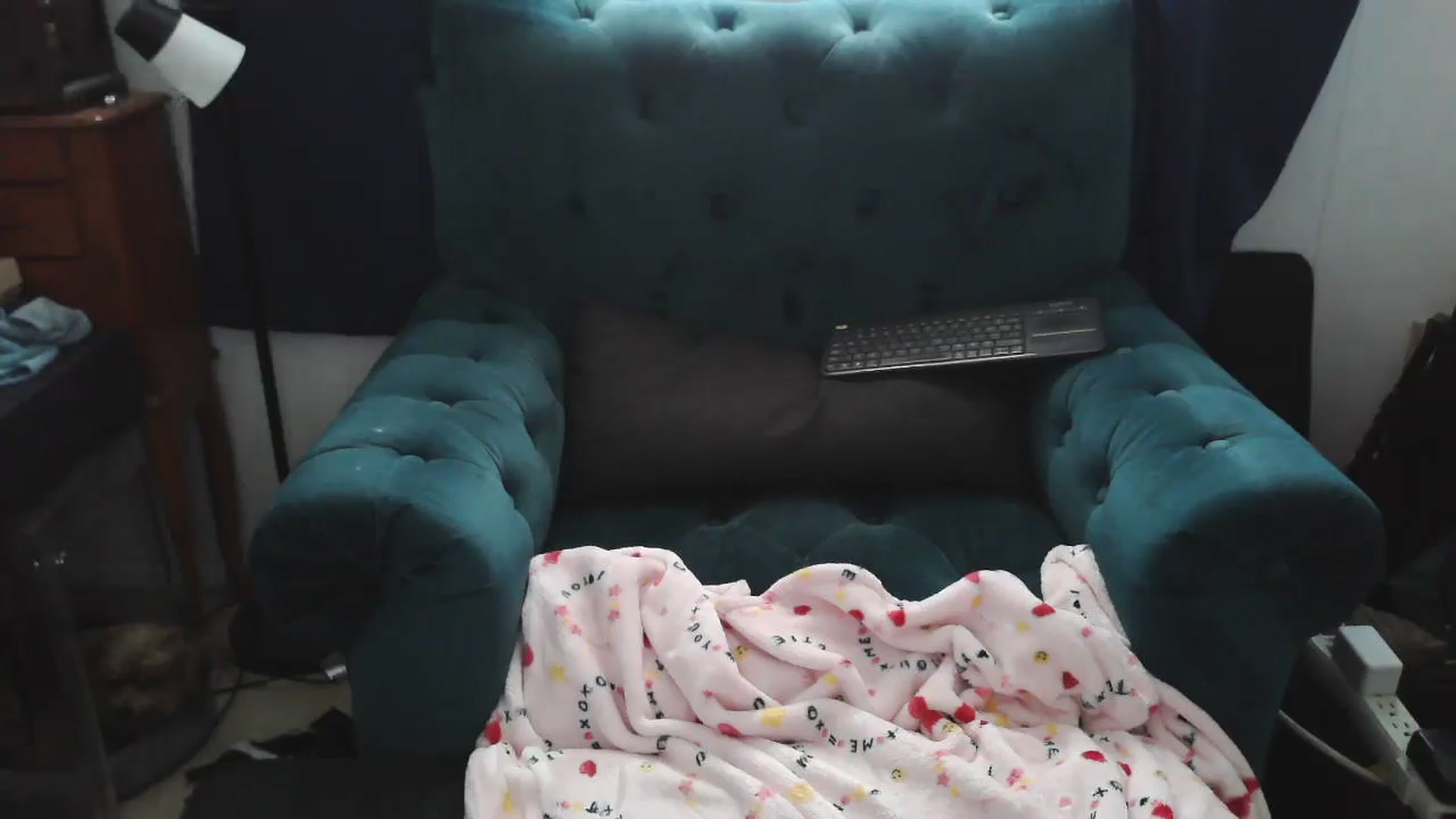 Gallery image thumbnail from Kylie_McFly's myfreecams stream on, 04/14/2025, 13:28 image 5 of 20
