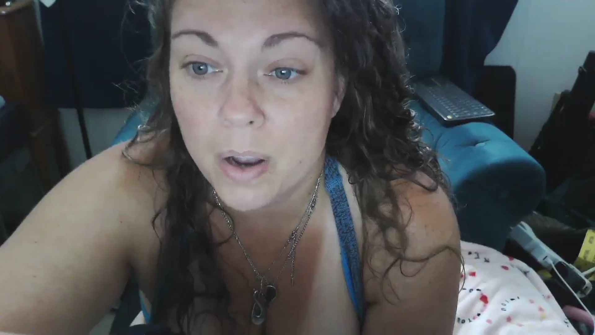 Gallery image thumbnail from Kylie_McFly's myfreecams stream on, 04/14/2025, 14:42 image 7 of 20