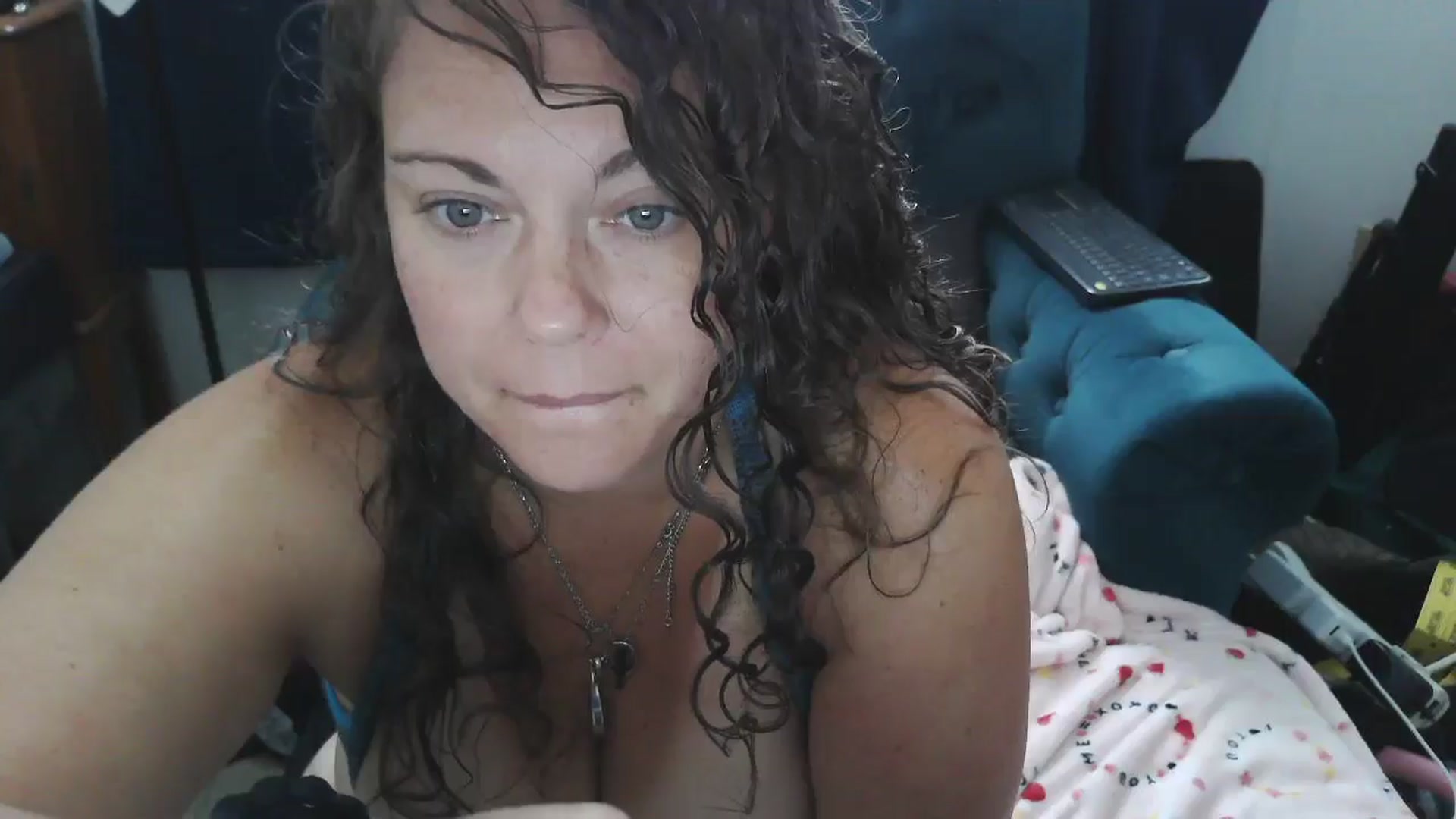 Gallery image thumbnail from Kylie_McFly's myfreecams stream on, 04/14/2025, 14:42 image 8 of 20