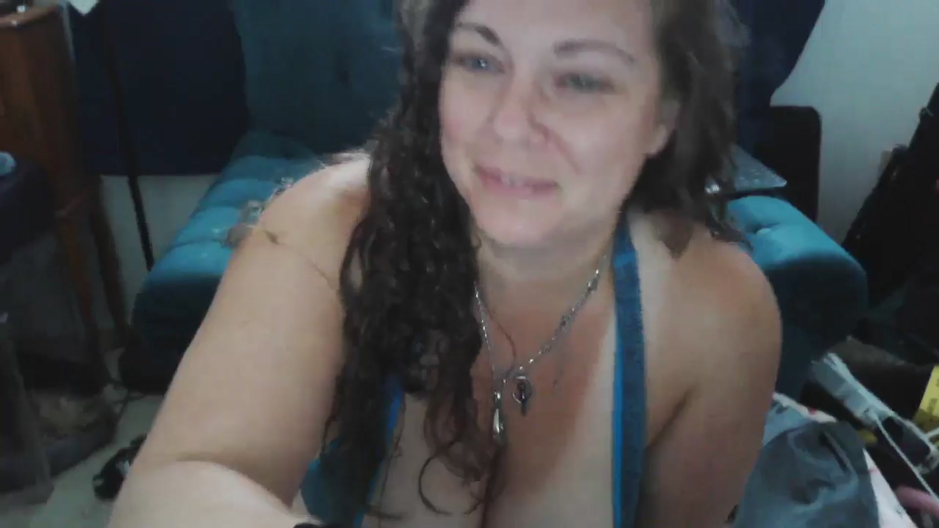 Gallery image thumbnail from Kylie_McFly's myfreecams stream on, 04/14/2025, 14:42 image 11 of 20