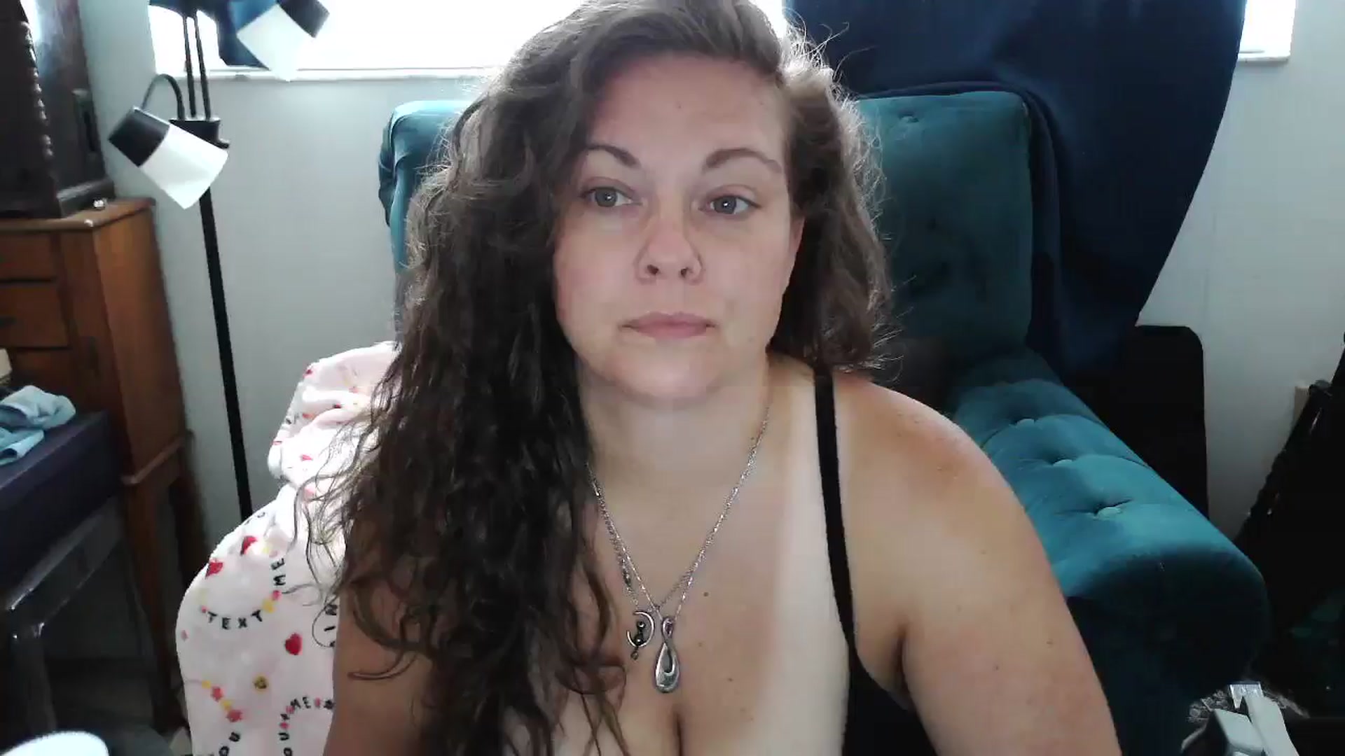 Gallery image thumbnail from Kylie_McFly's myfreecams stream on, 04/16/2025, 15:56 image 1 of 20
