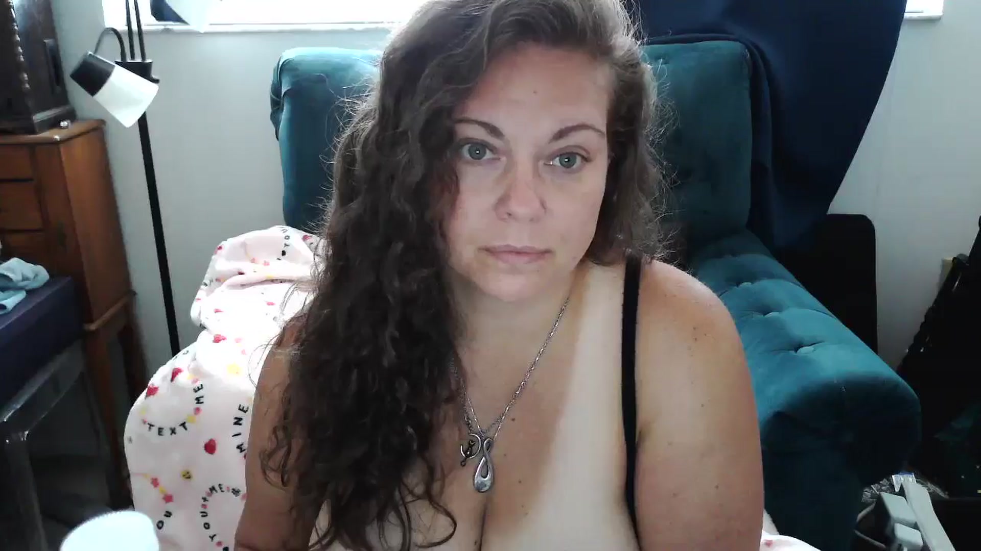 Gallery image thumbnail from Kylie_McFly's myfreecams stream on, 04/16/2025, 15:56 image 9 of 20