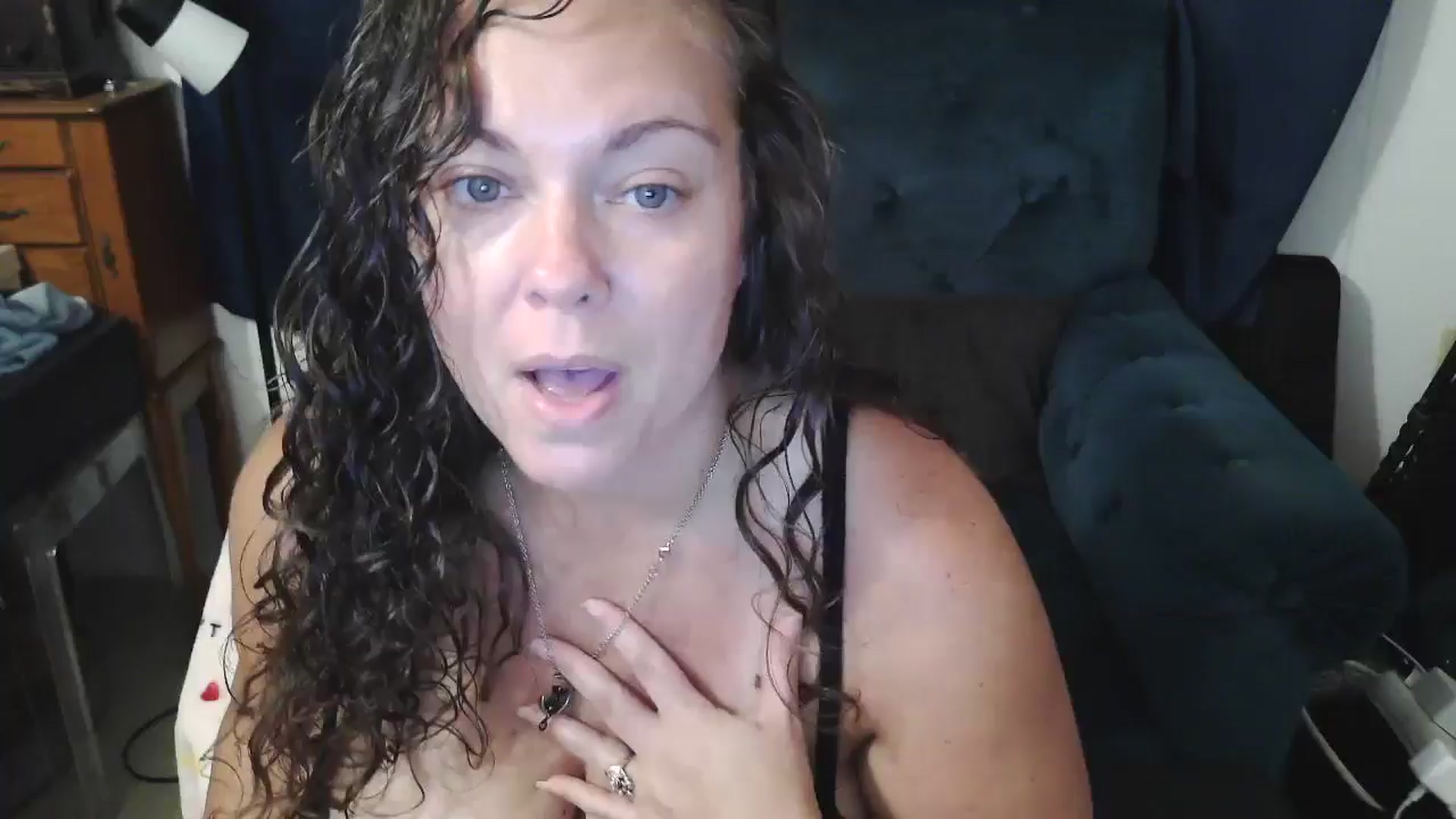 Gallery image thumbnail from Kylie_McFly's myfreecams stream on, 04/21/2025, 01:27 image 6 of 20